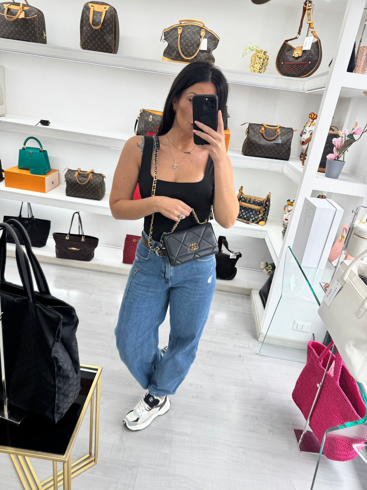 CHANEL WALLET 19