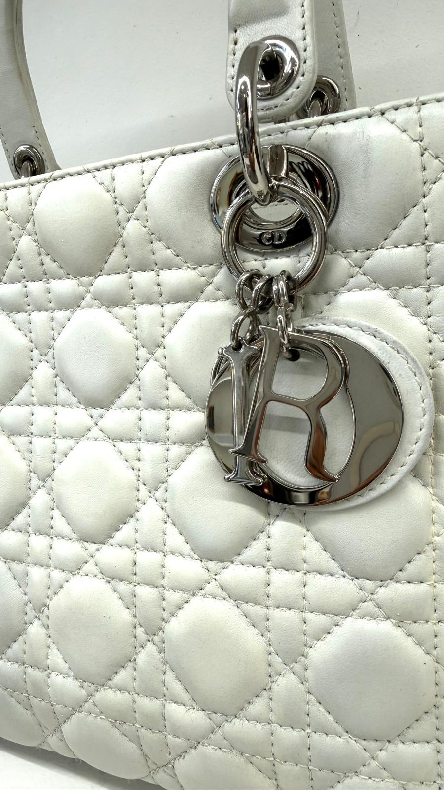 Lady Dior media bianca