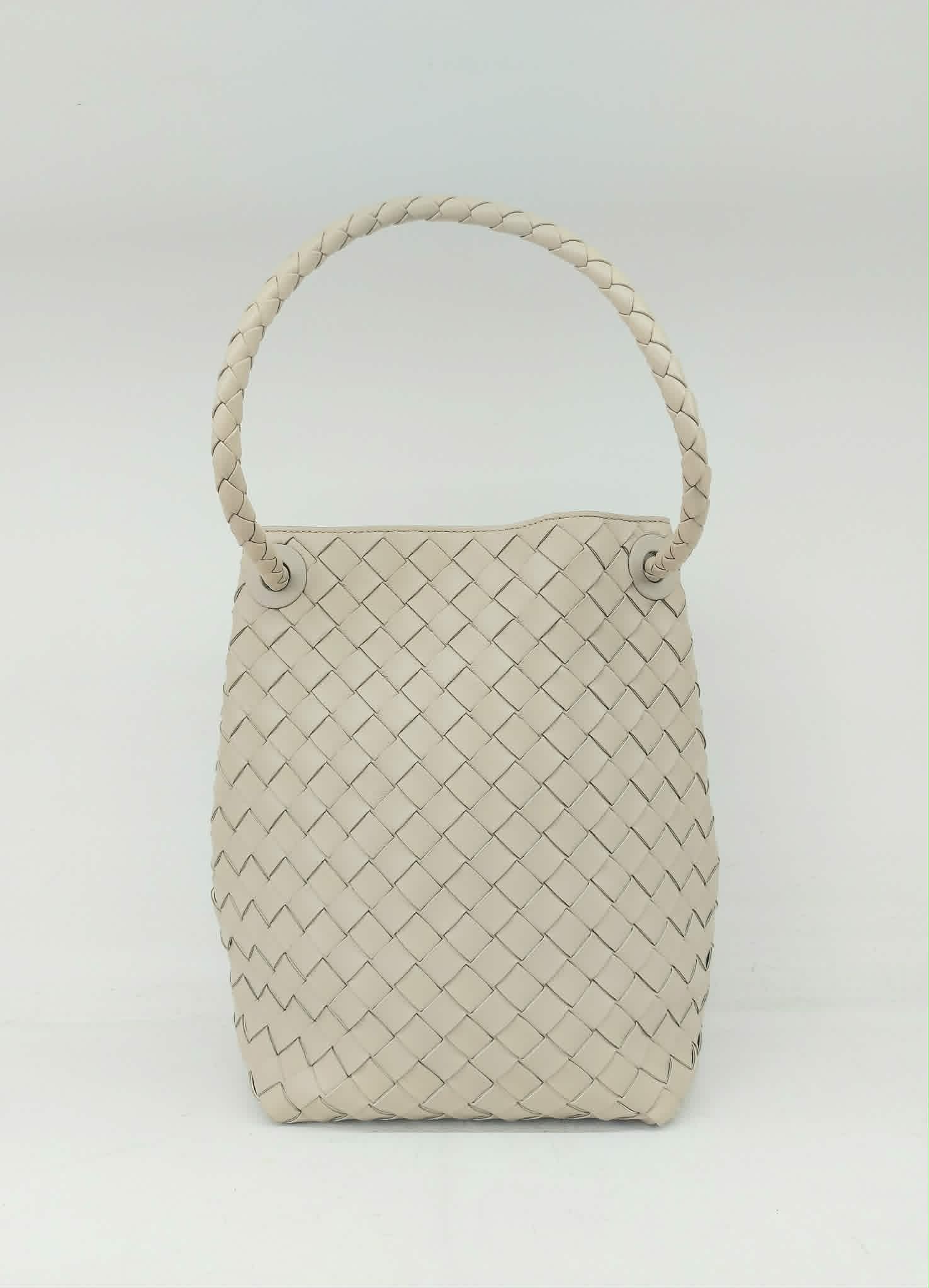 BOTTEGA VENETA ANDIAMO BUCKET
