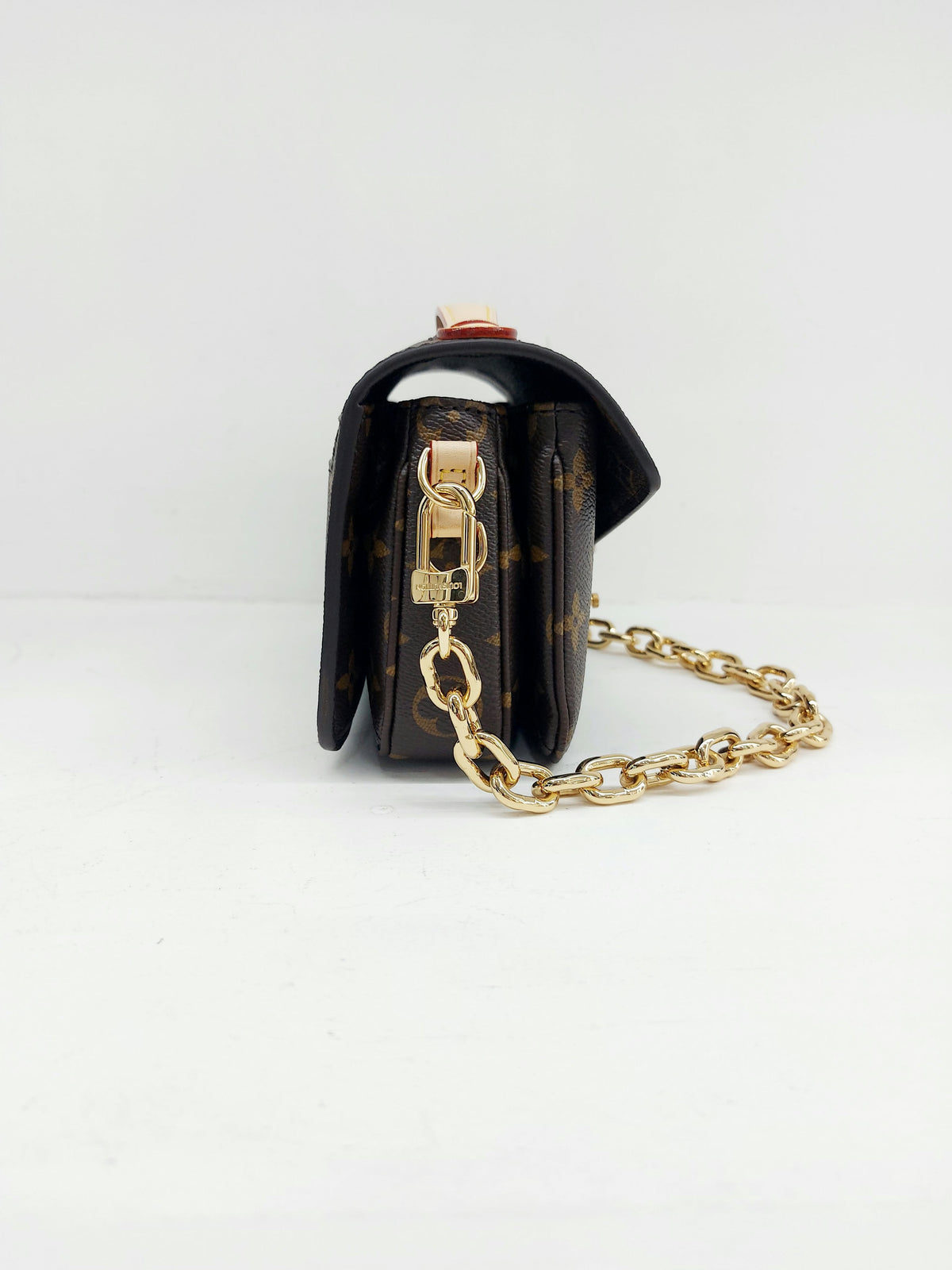 LOUIS VUITTON POCHETTE METIS EAST WEST