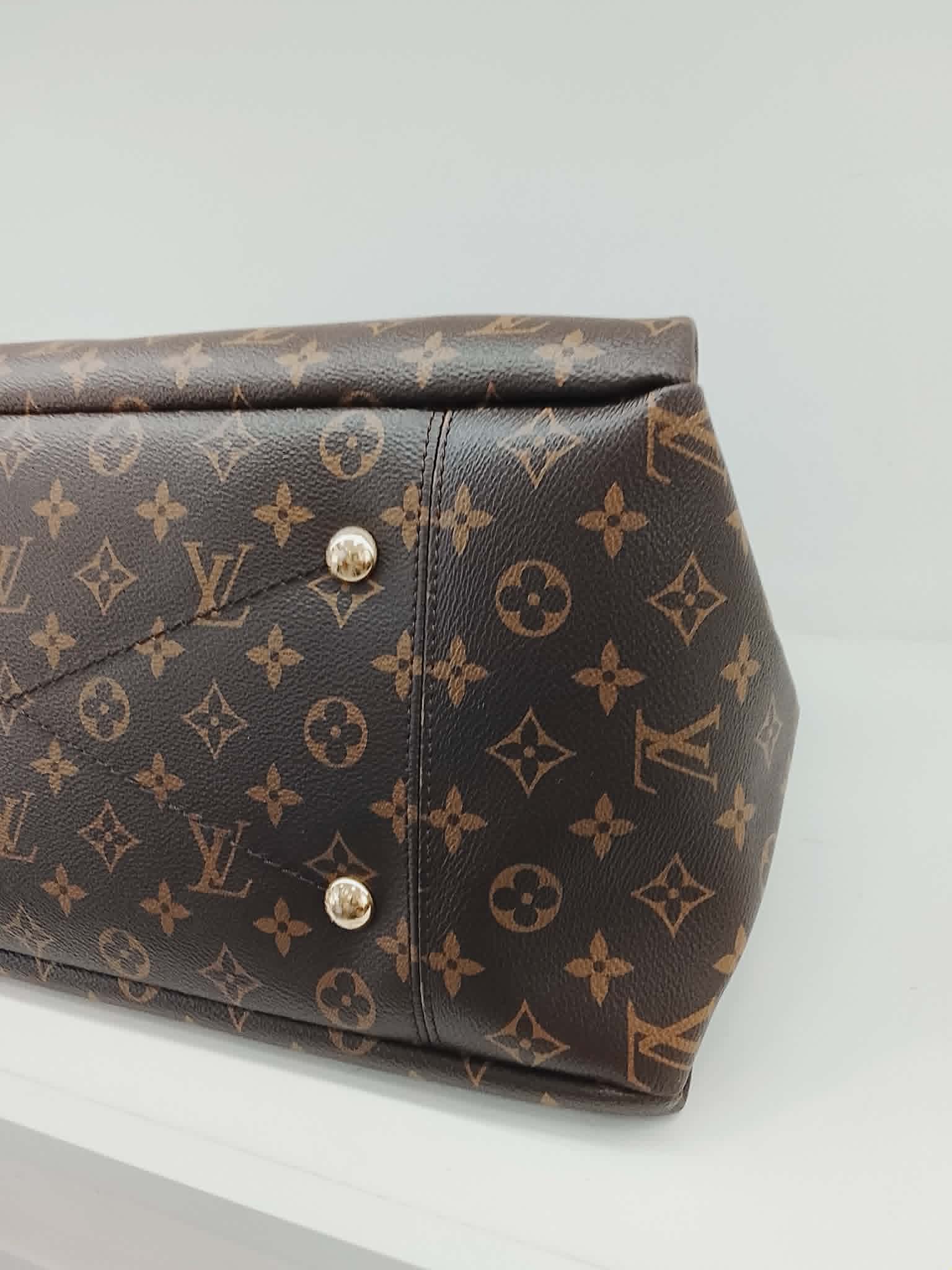 LOUIS VUITTON ASTSY GM