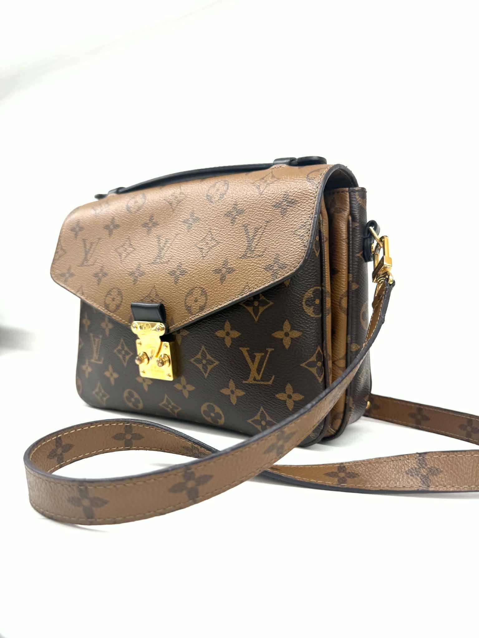 LOUIS VUITTON METIS REVERSE