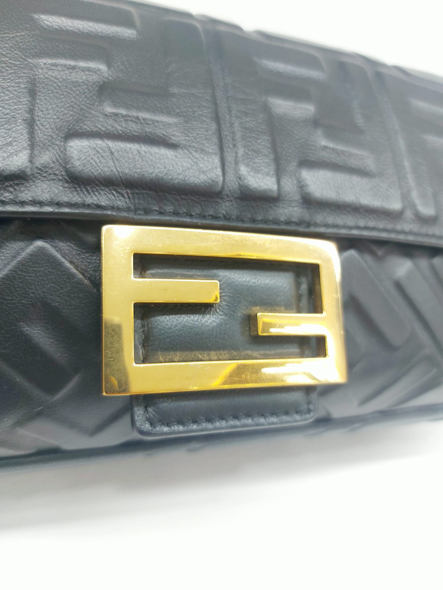 FENDI BAGUETTE MEDIA