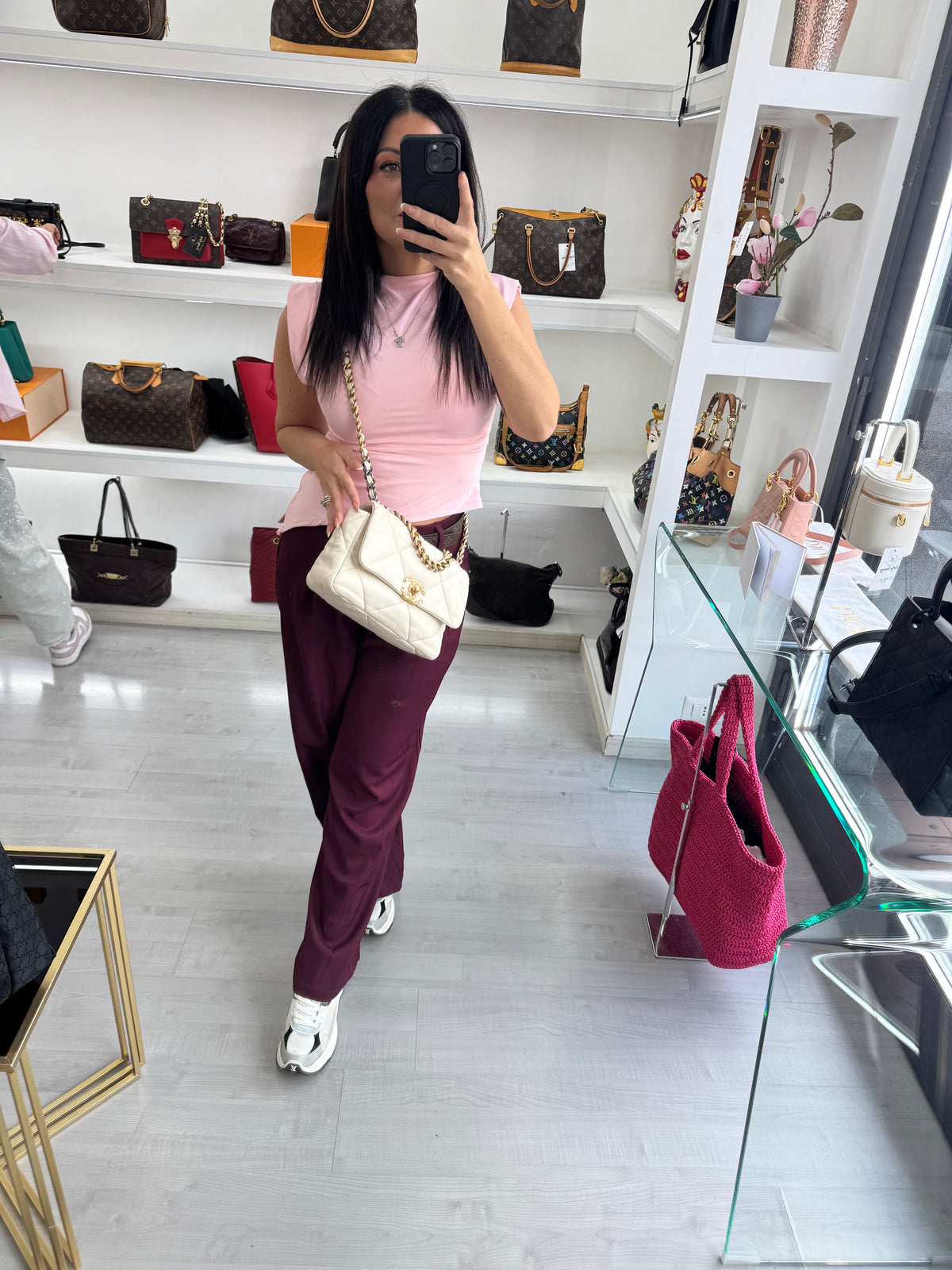CHANEL 19