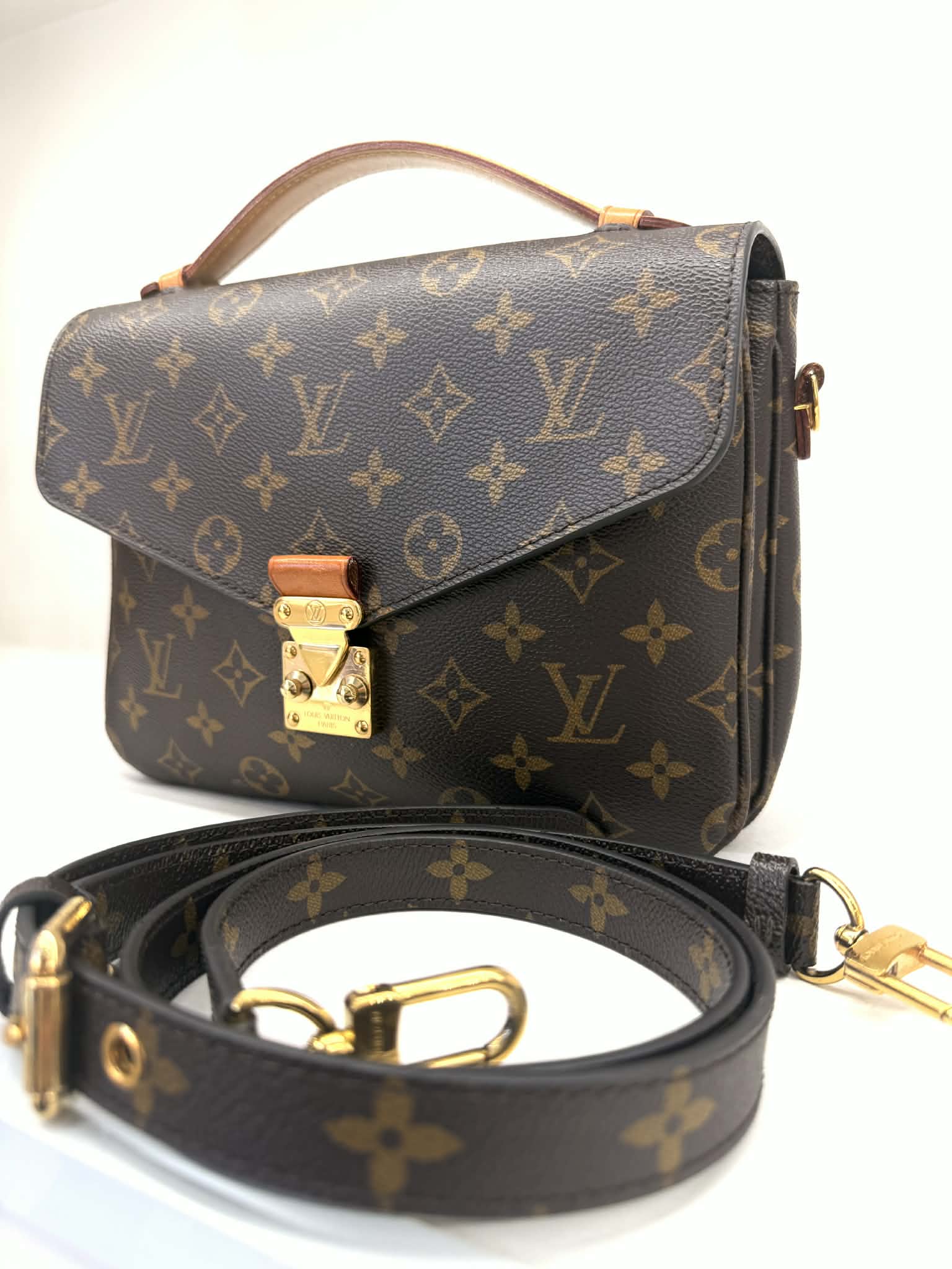 LOUIS VUITTON METIS