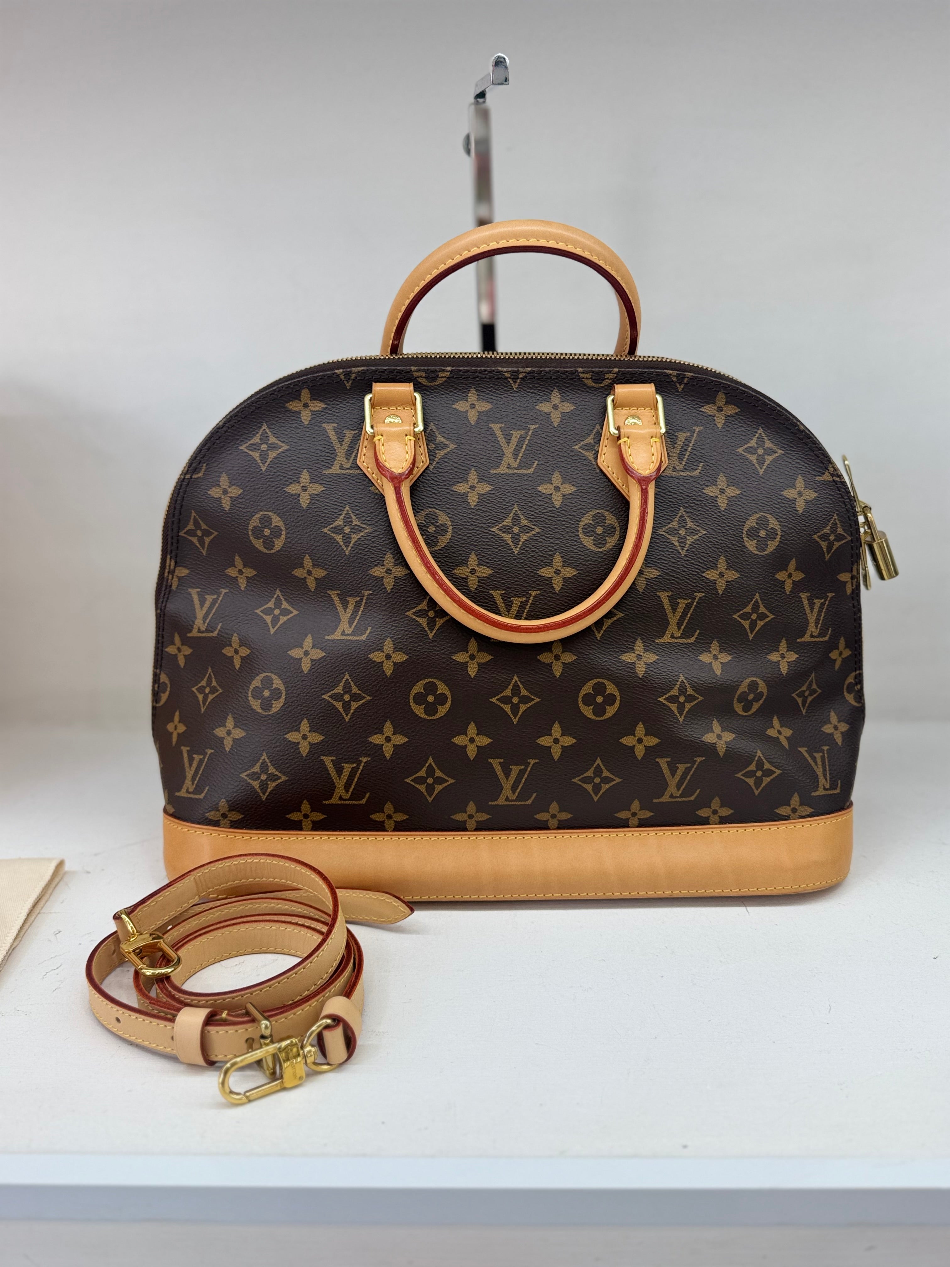 LOUIS VUITTON ALMA GM