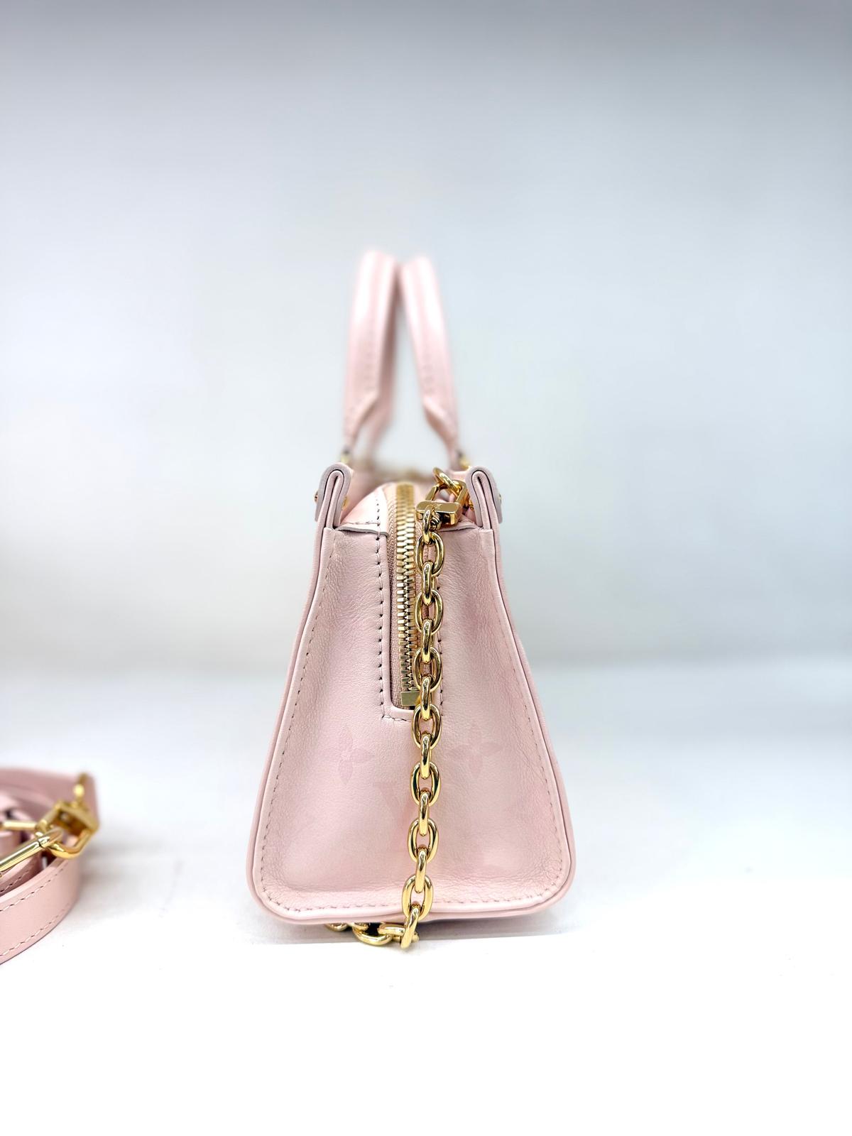 Louis Vuitton OnTheGo East West