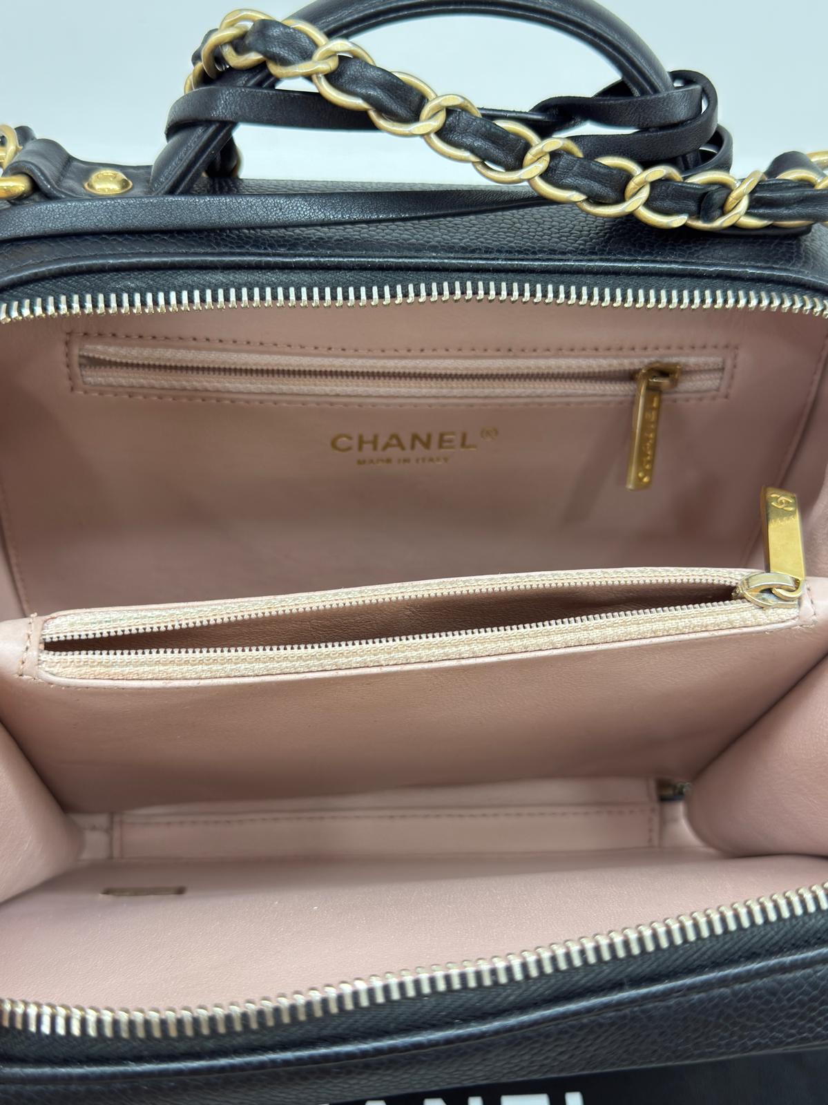 CHANEL VANITY