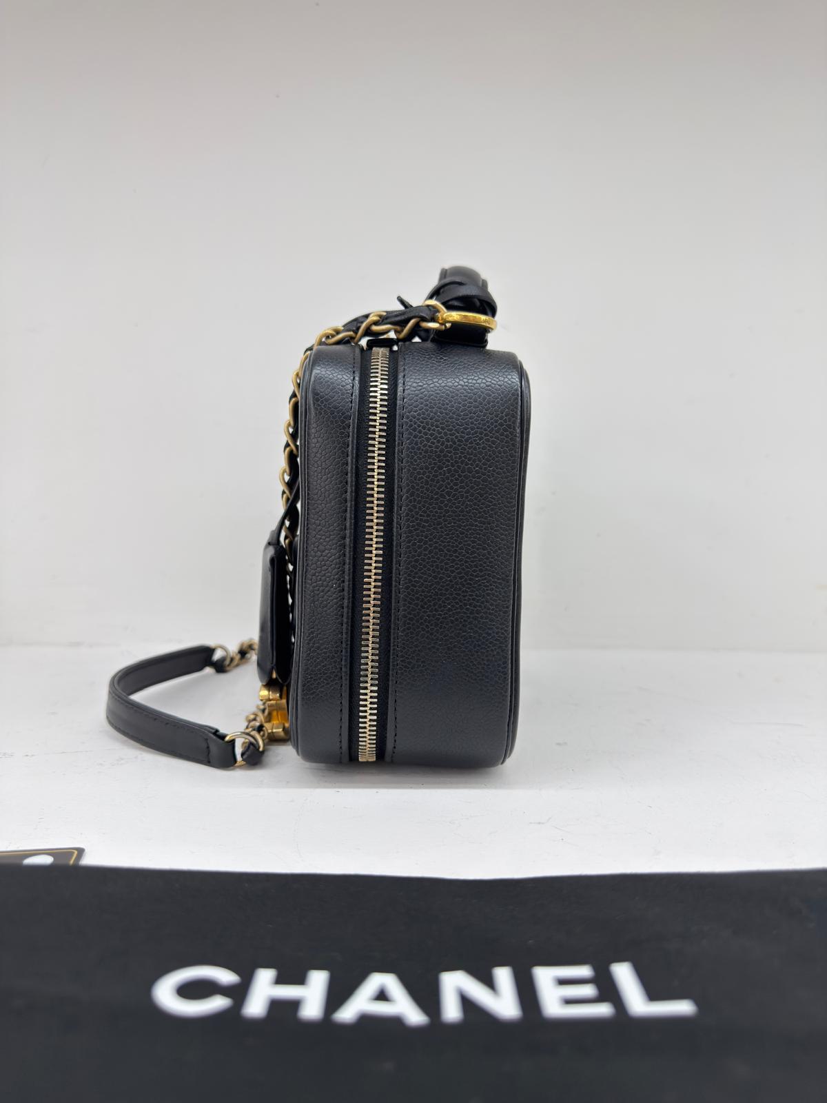 CHANEL VANITY