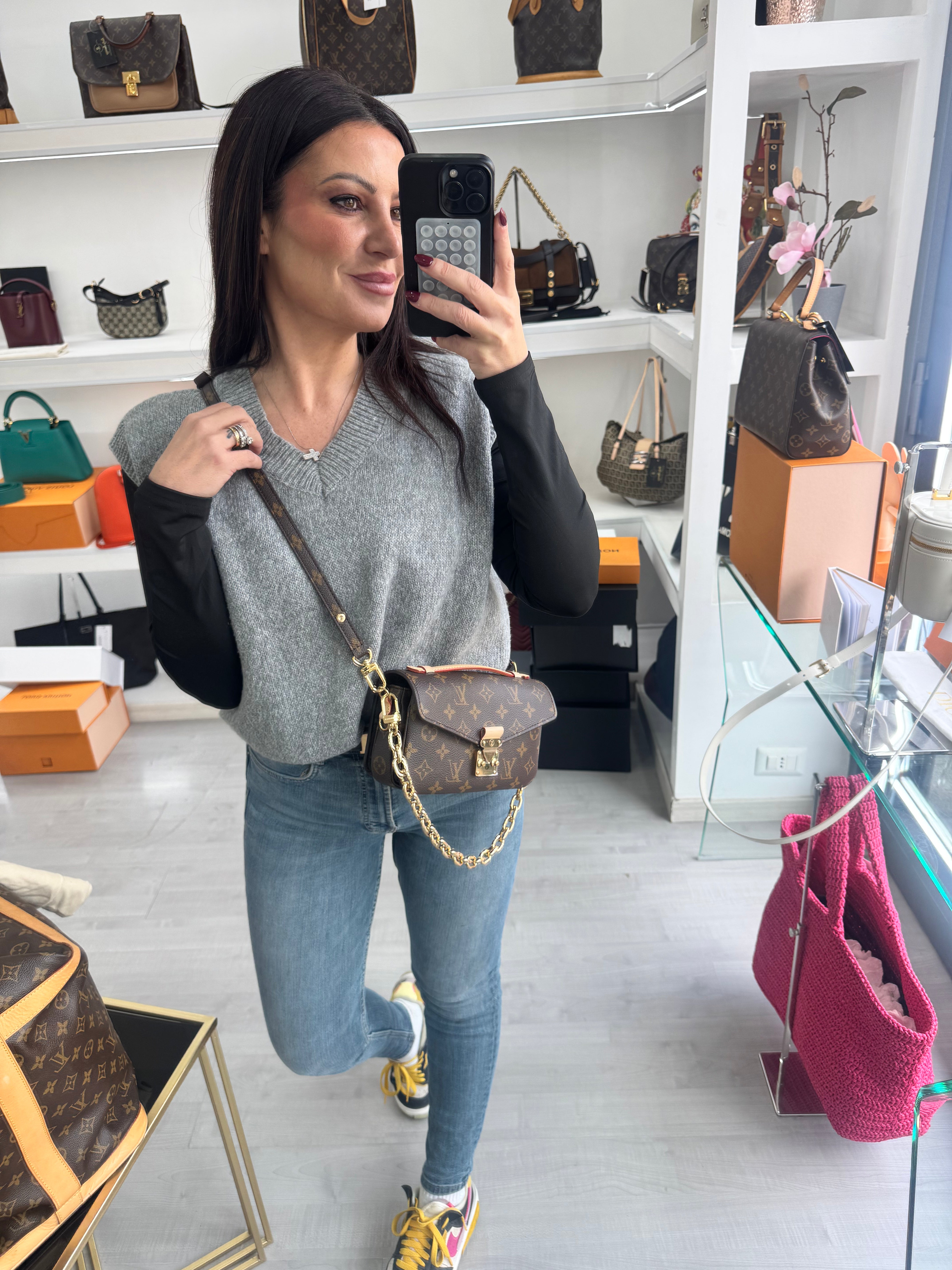 LOUIS VUITTON POCHETTE METIS EAST WEST