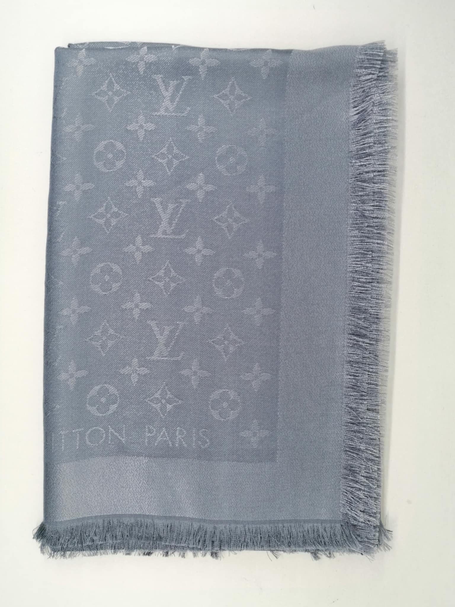 LOUIS VUITTON SCIALLE MONOGRAM SHINE GRIGIO