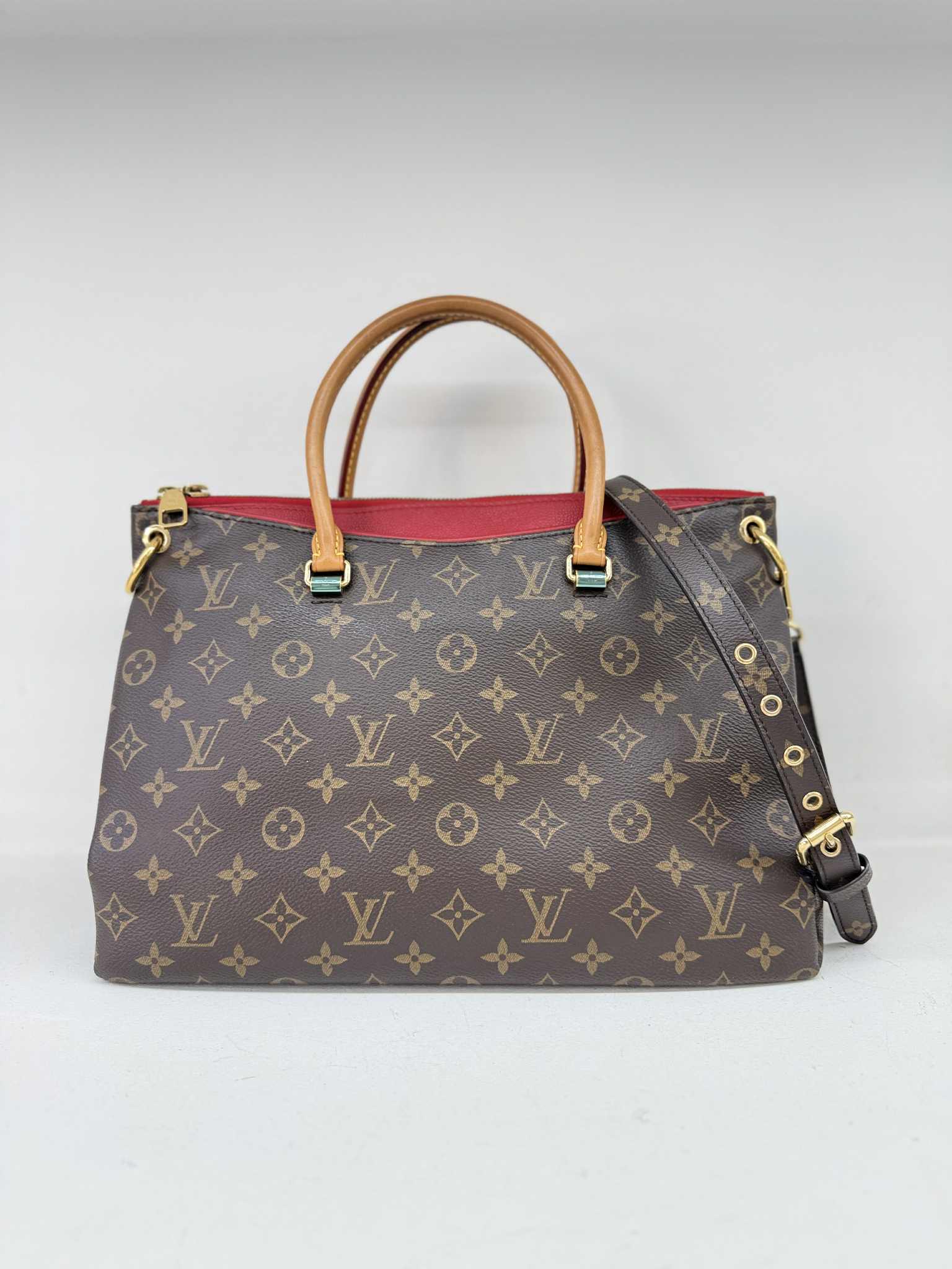 LOUIS VUITTON PALLAS MM