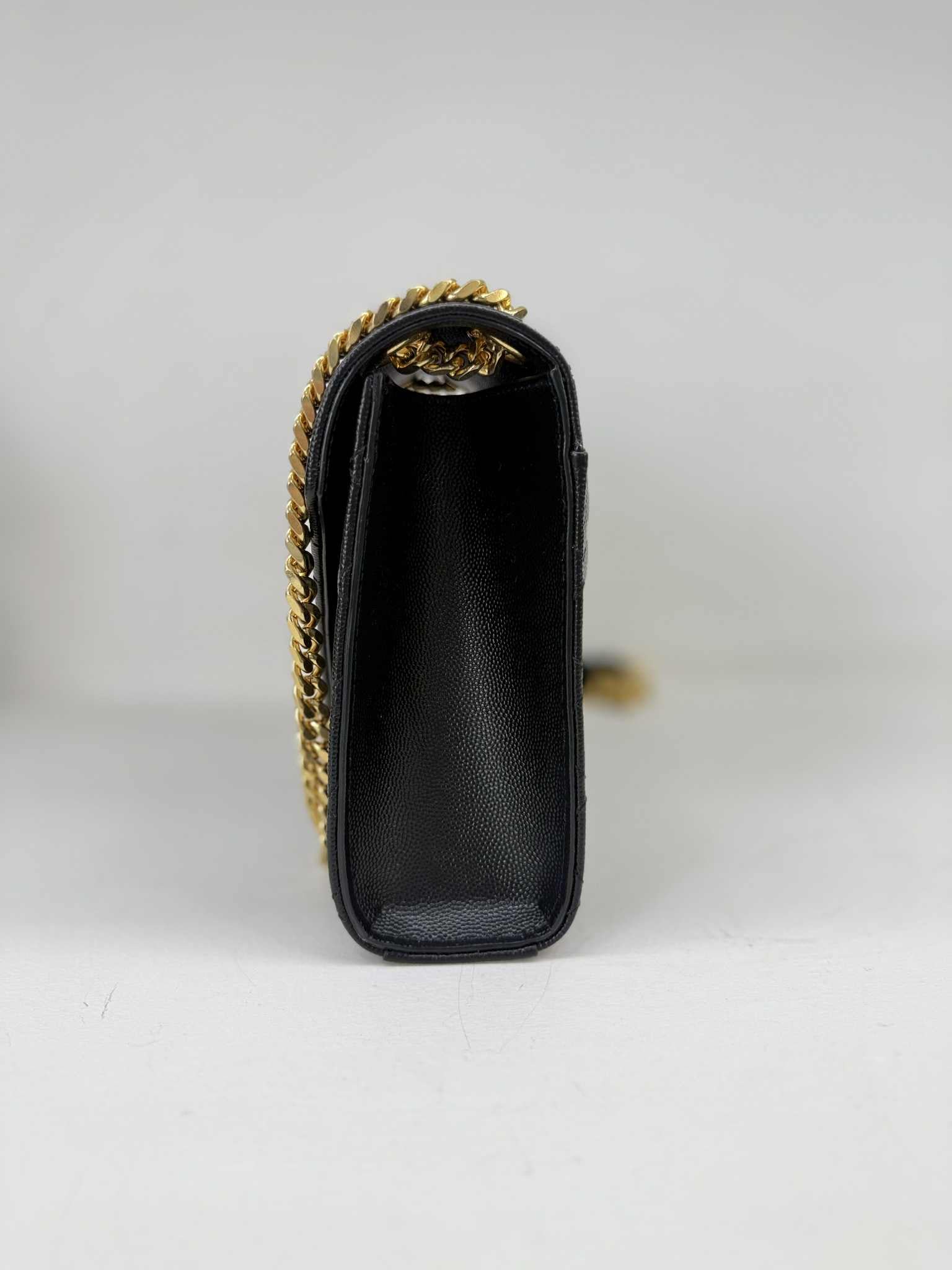 YSL ENVELOPE MEDIUM IN PELLE TRAPUNTATA GRAIN DE POUDRE