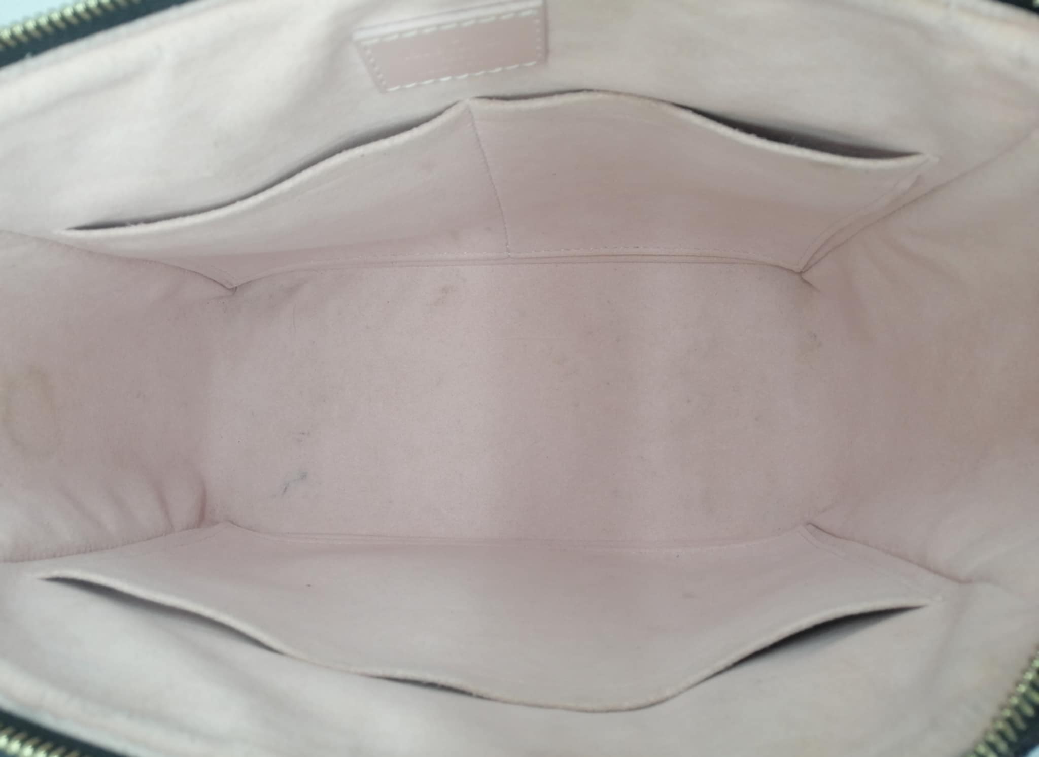 LOUIS VUITTON CAISSA PM