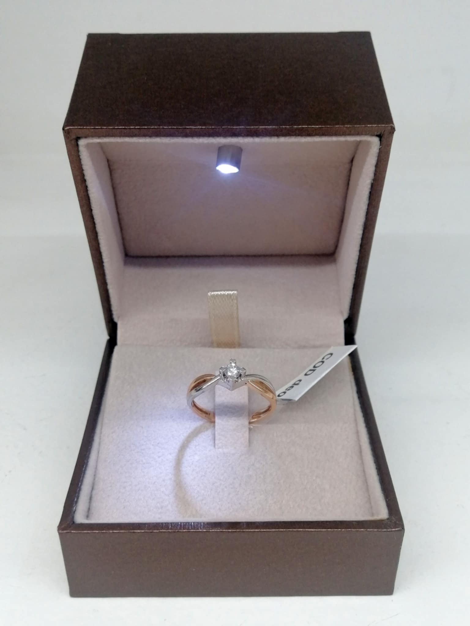 ANELLO SOLITARIO DIAMANTE