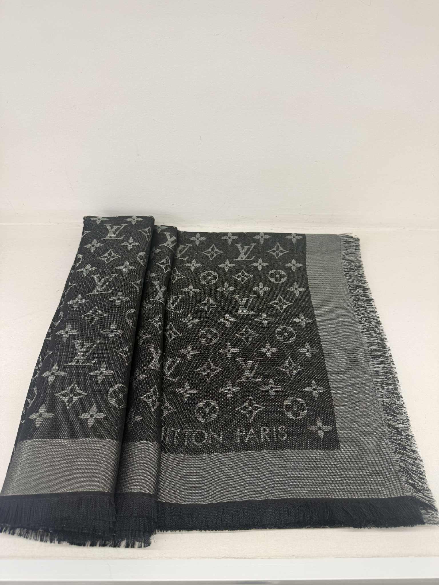 Stola Louis Vuitton
