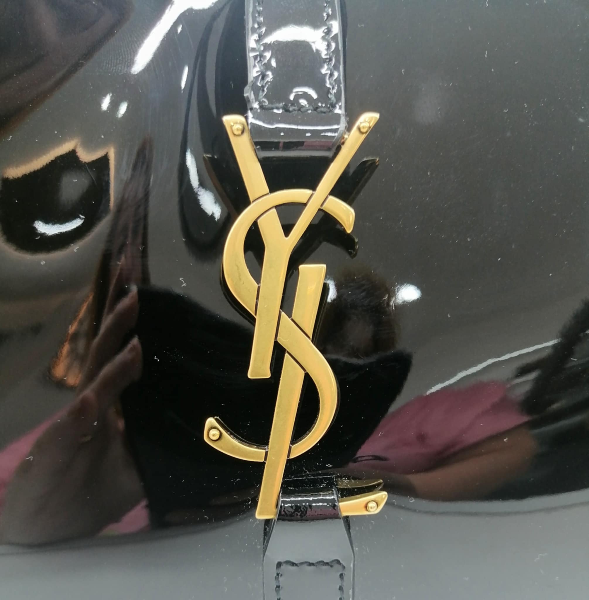 YSL LE 5 À 7 IN PELLE VERNICIATA