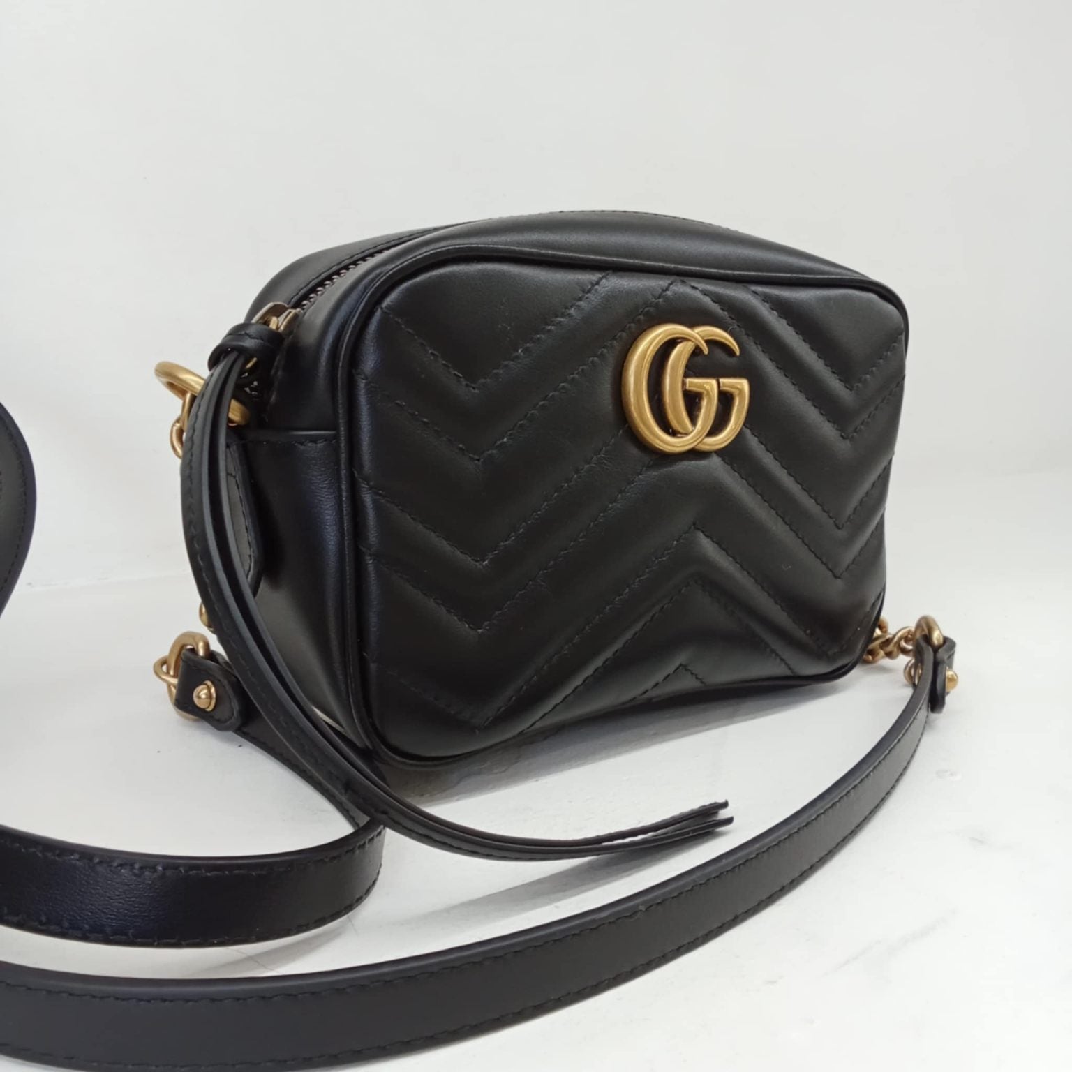GUCCI Mini camera bag GG Marmont