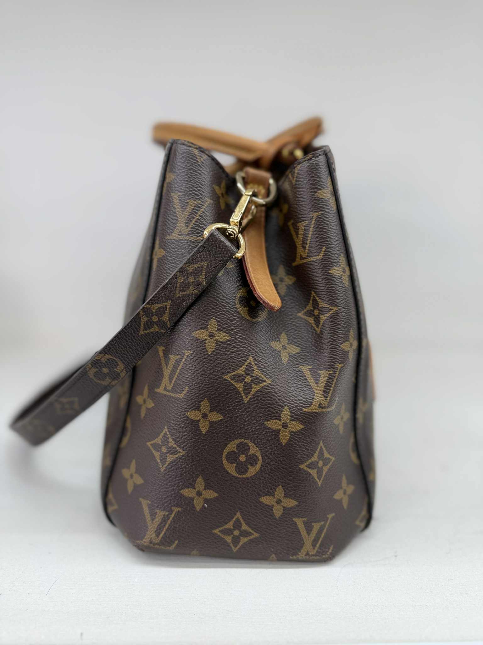 LOUIS VUITTON MONTAIGNE MM