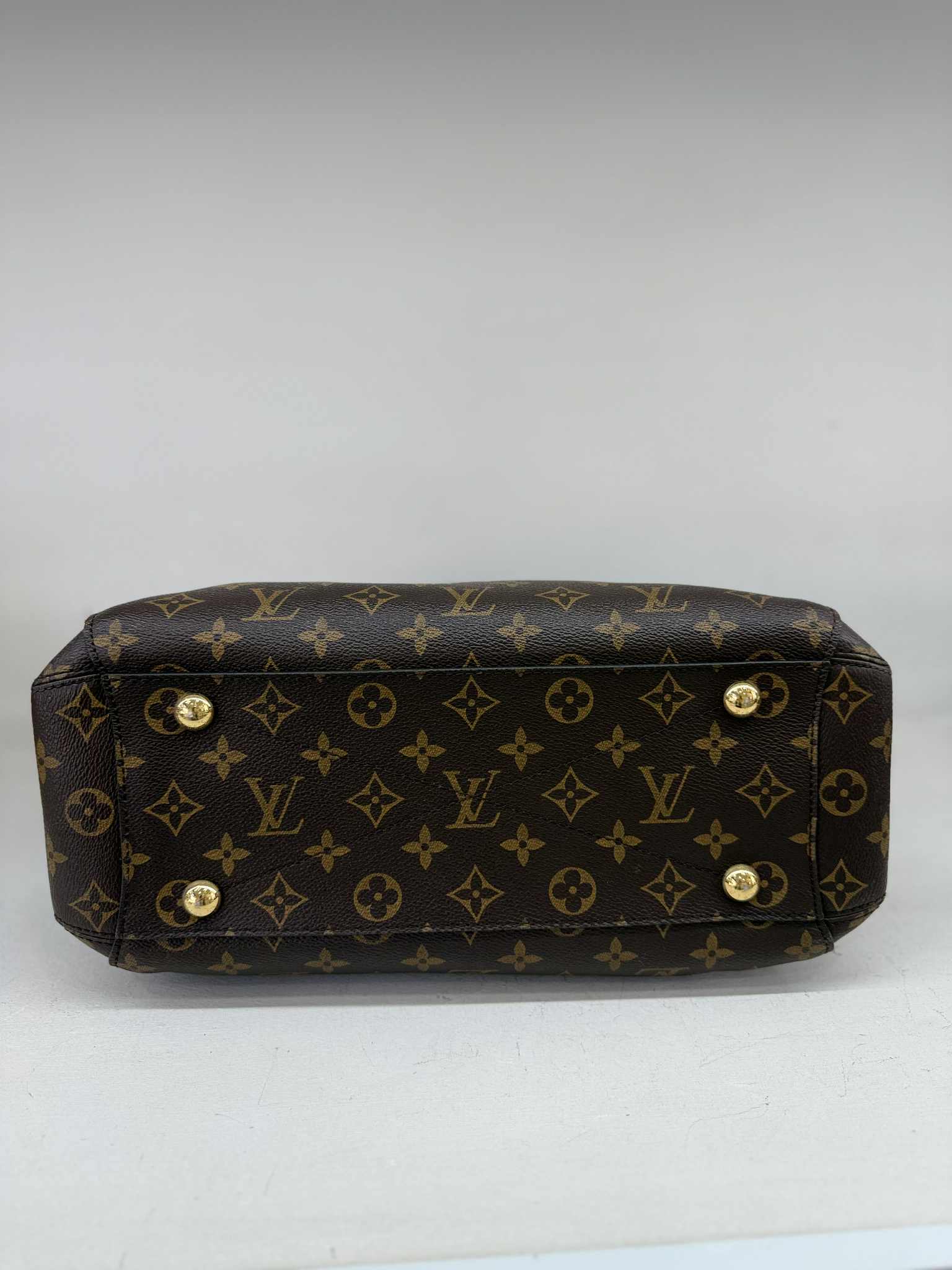LOUIS VUITTON MONTAIGNE MM