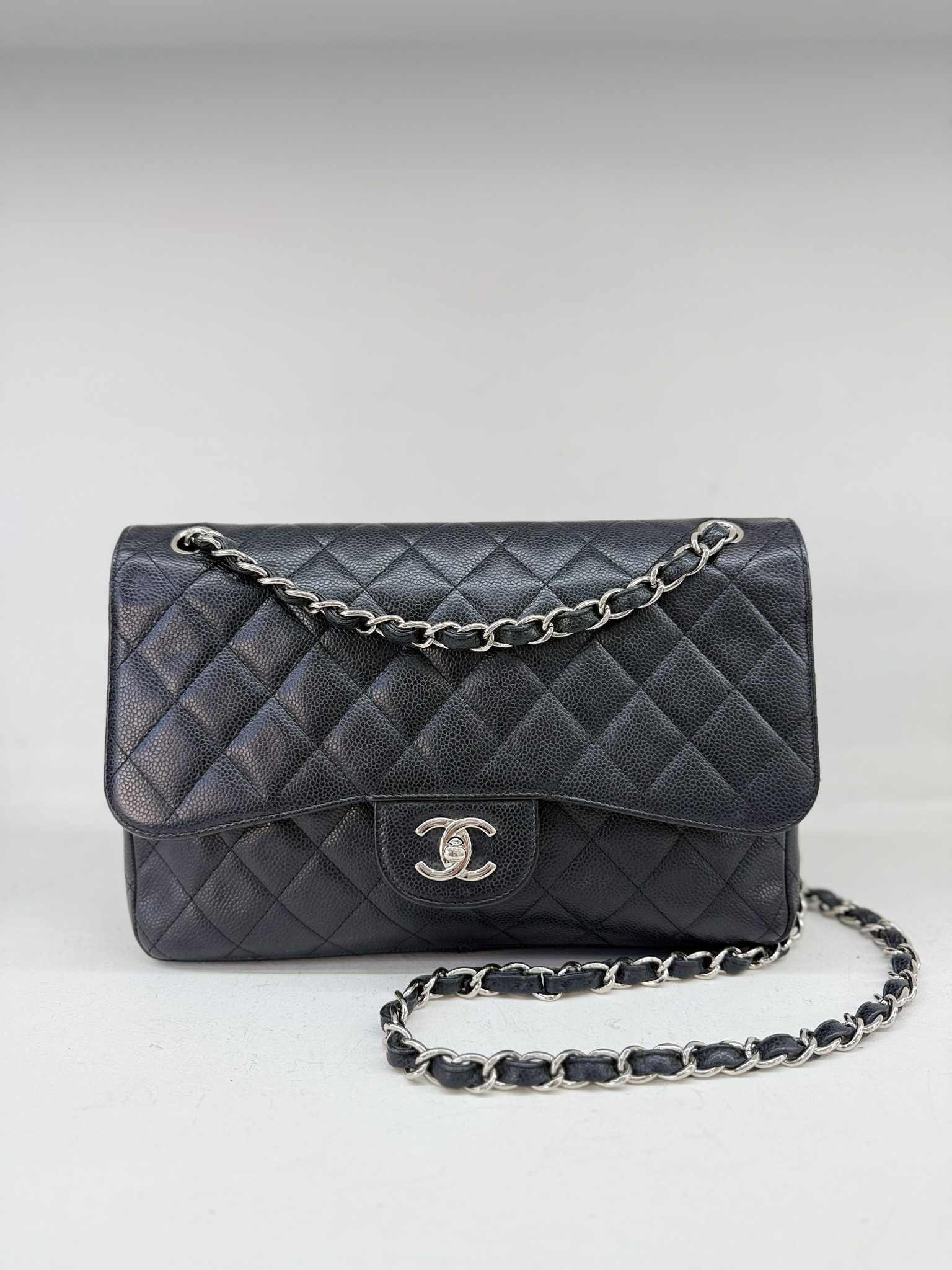 CHANEL CLASSIC JUMBO