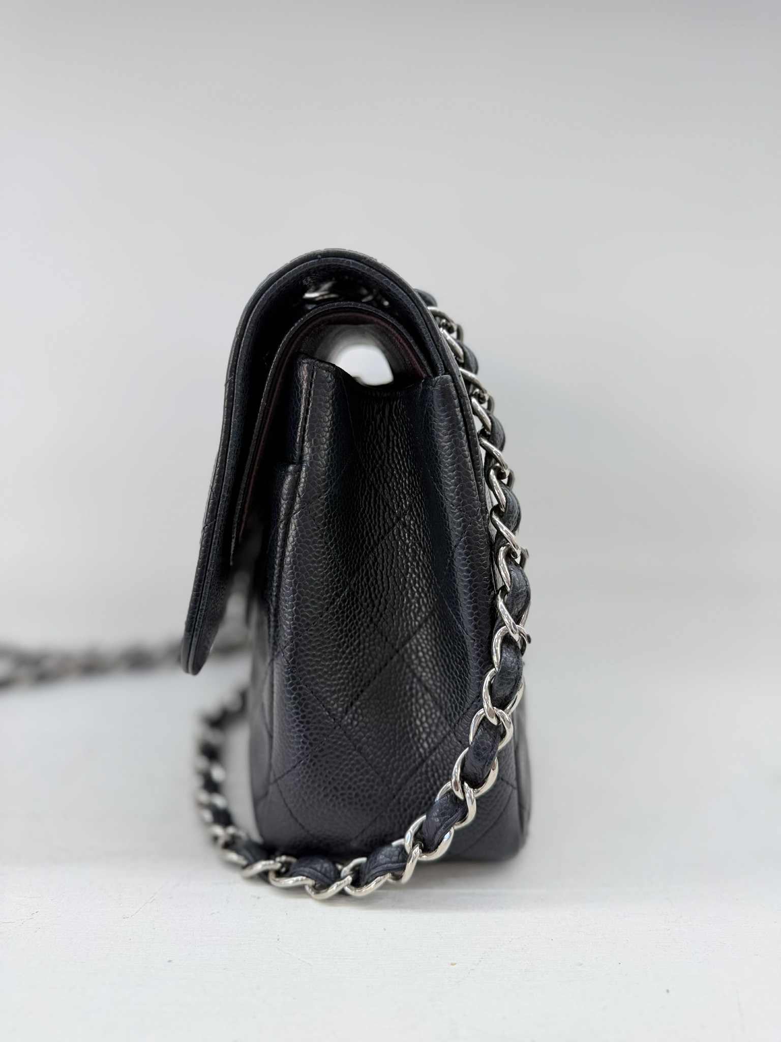 CHANEL CLASSIC JUMBO