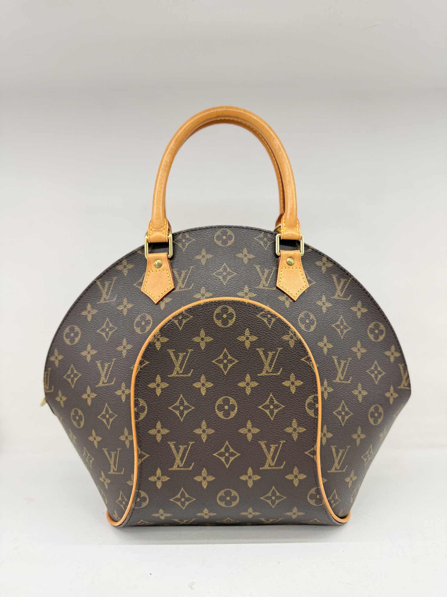 Louis Vuitton ELLIPSE MM