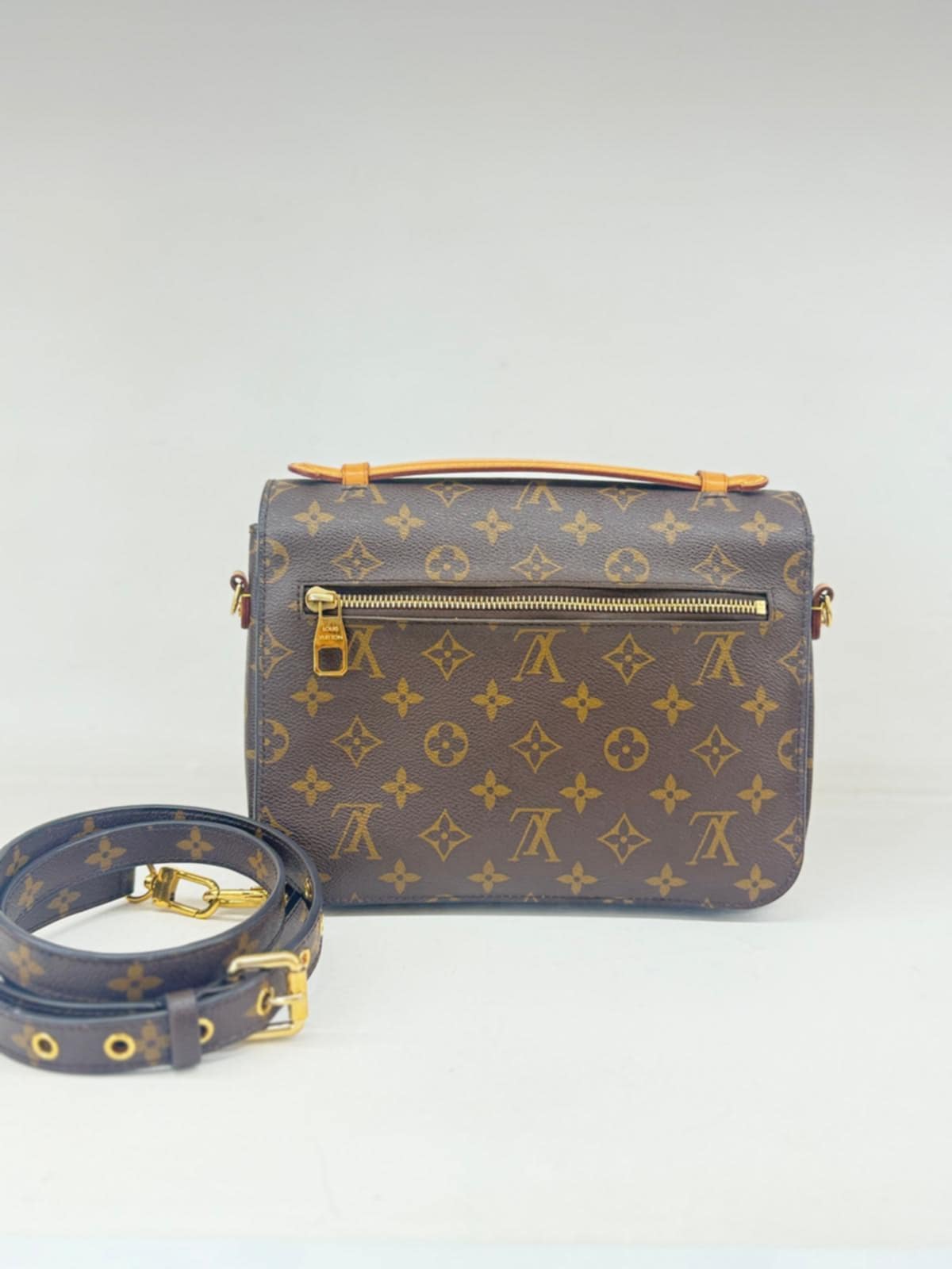 Louis Vuitton Metis