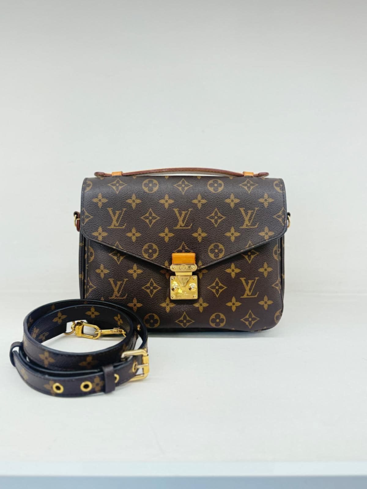 Louis Vuitton Metis