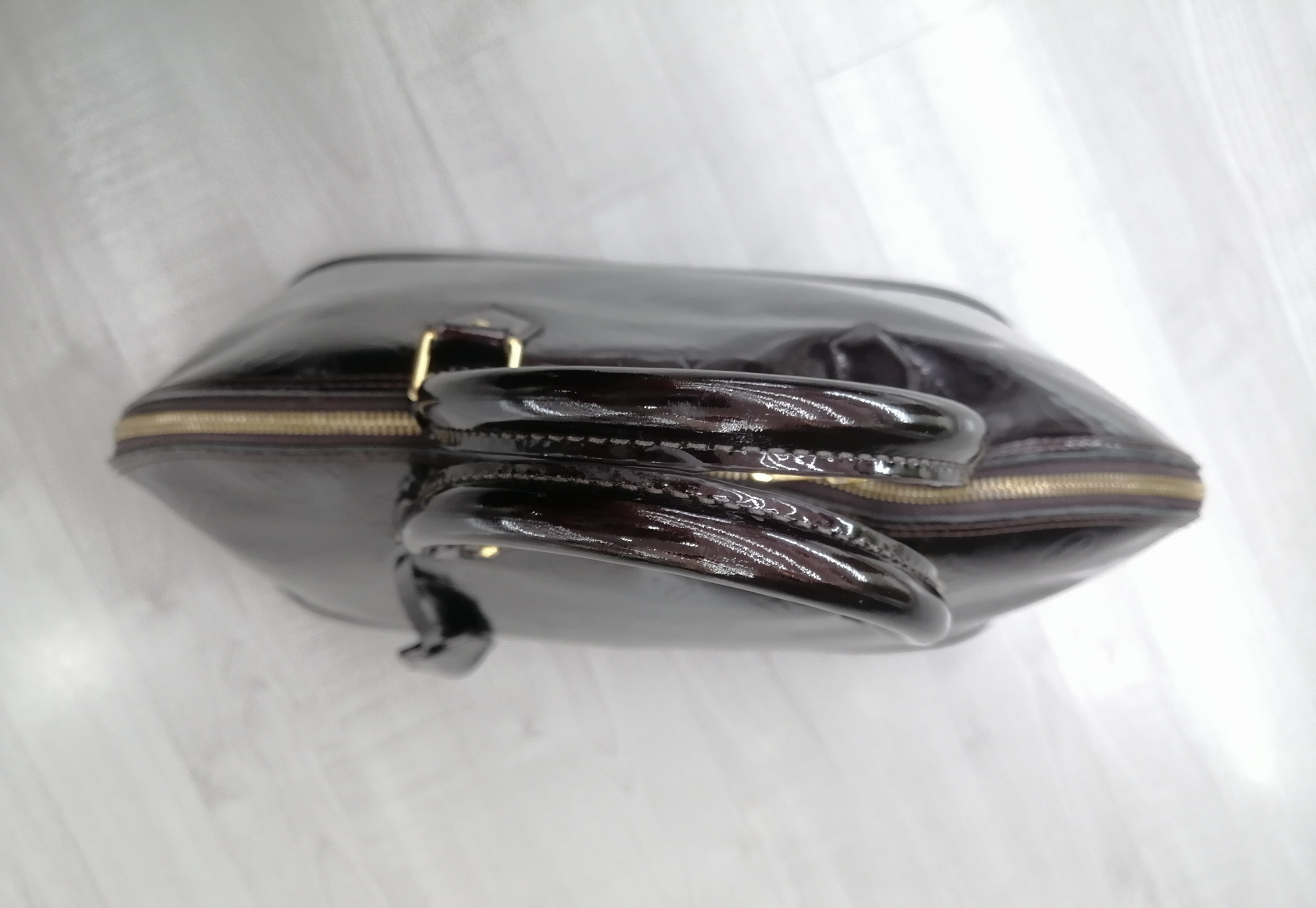 LOUIS VUITTON ALMA GM VERNIS