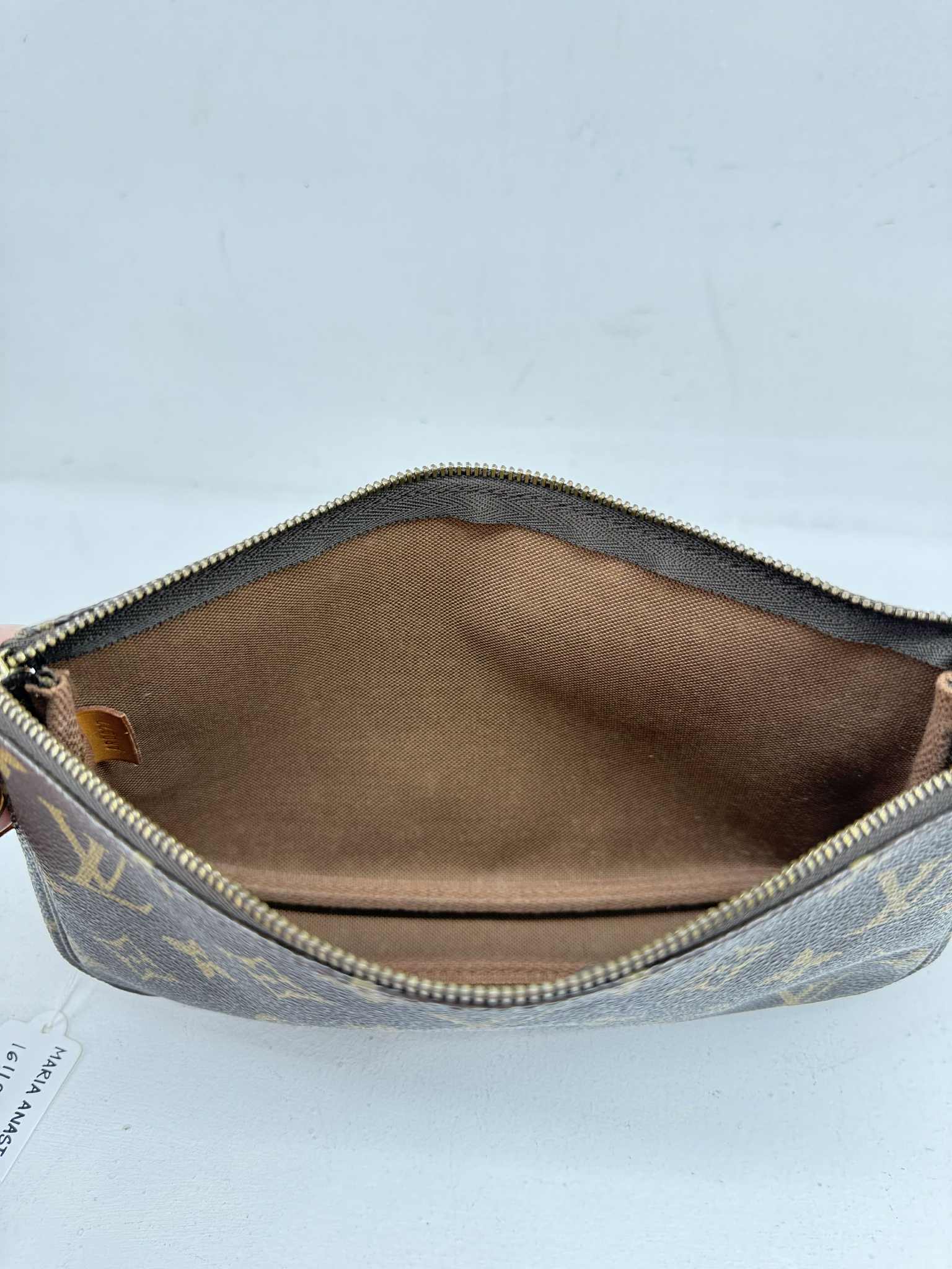 LOUIS VUITTON POCHETTE ACCESSOIRES