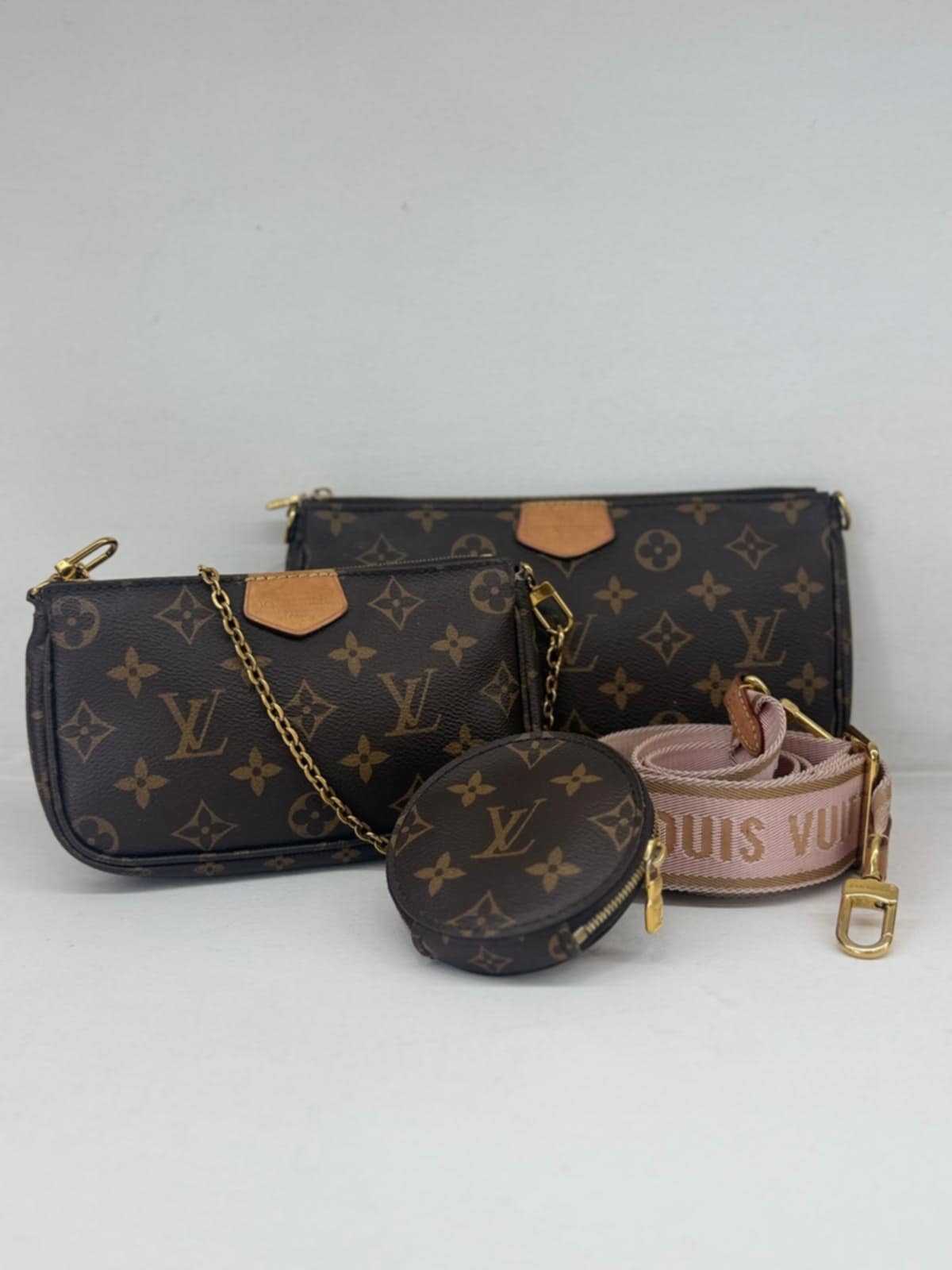 LOUIS VUITTON MULTI POCHETTE ACCESSOIRES T. ROSA