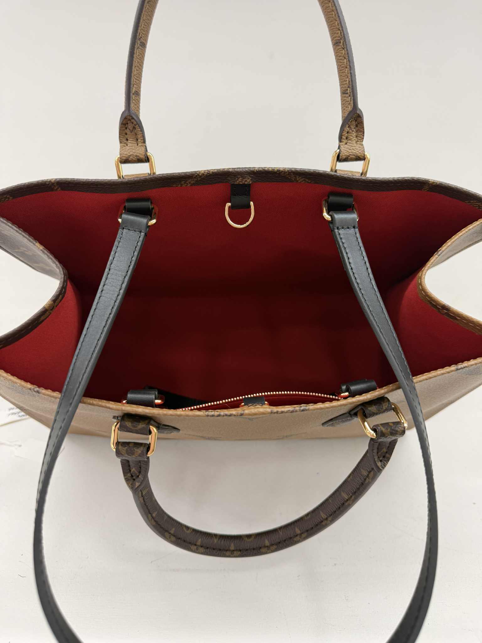 LOUIS VUITTON ONTHEGO MM REVERSE