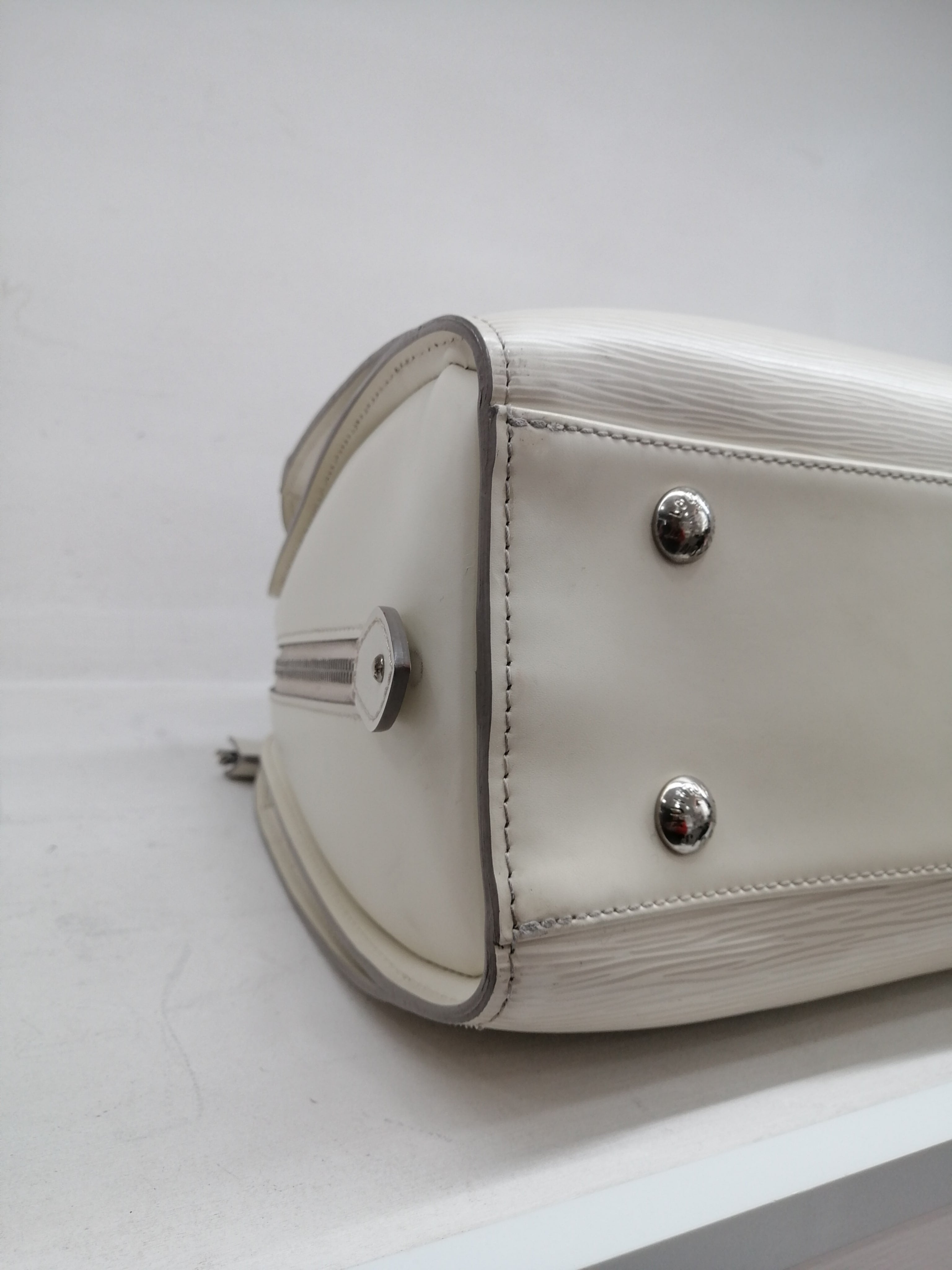 LOUIS VUITTON PONT NEUF EPI GM