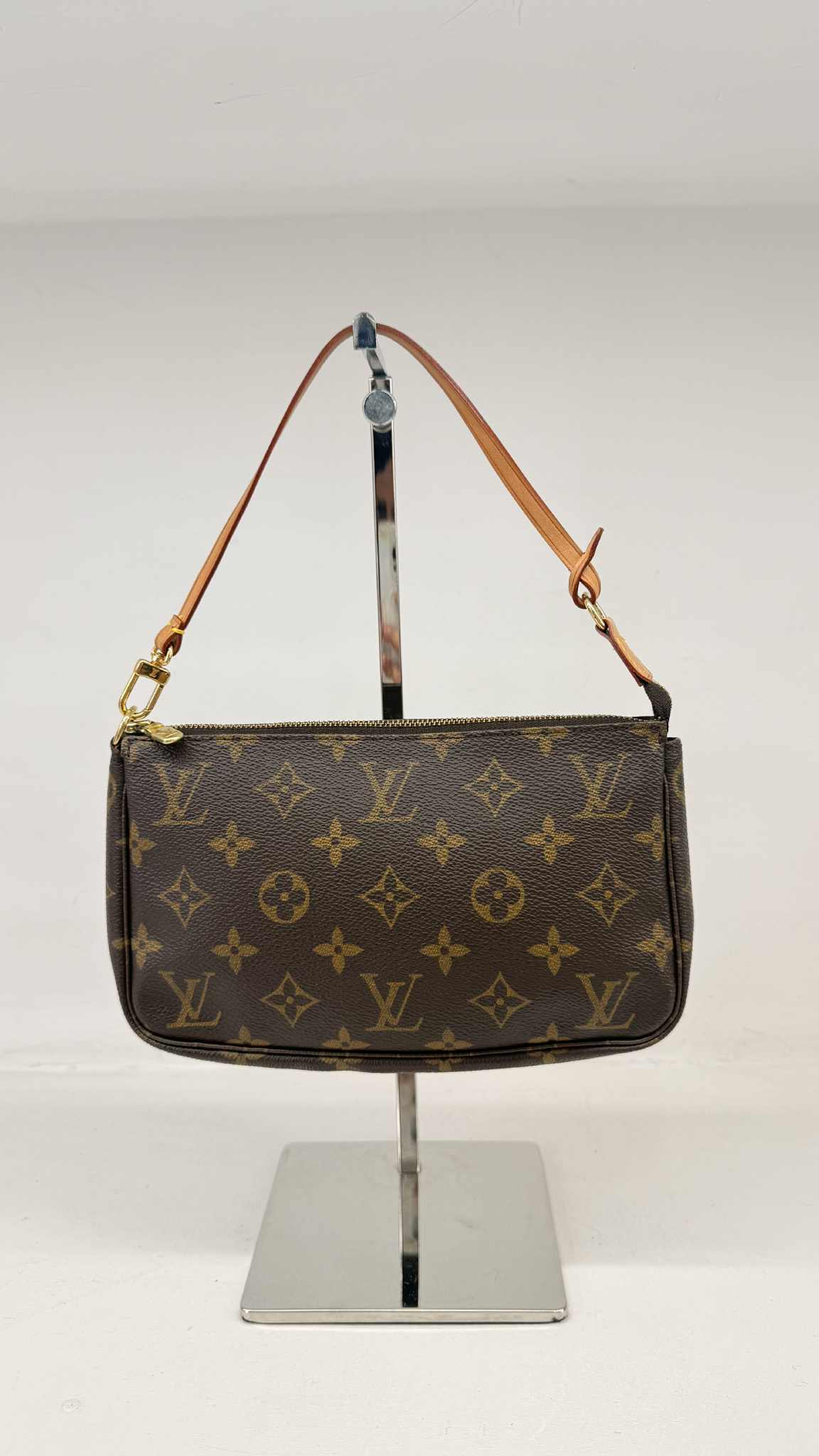 LOUIS VUITTON POCHETTE ACCESSOIRES
