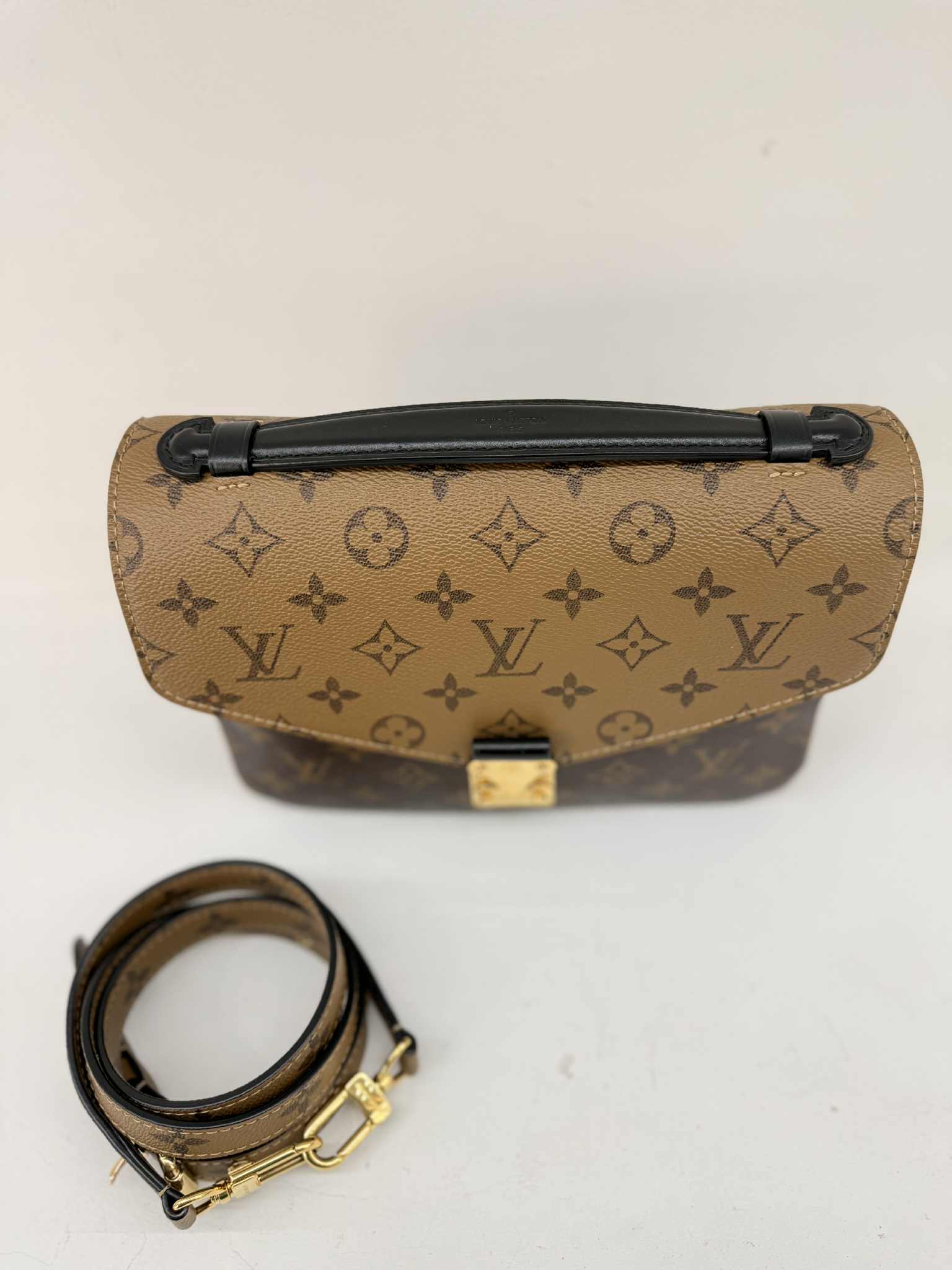 Louis Vuitton Metis REVERSE
