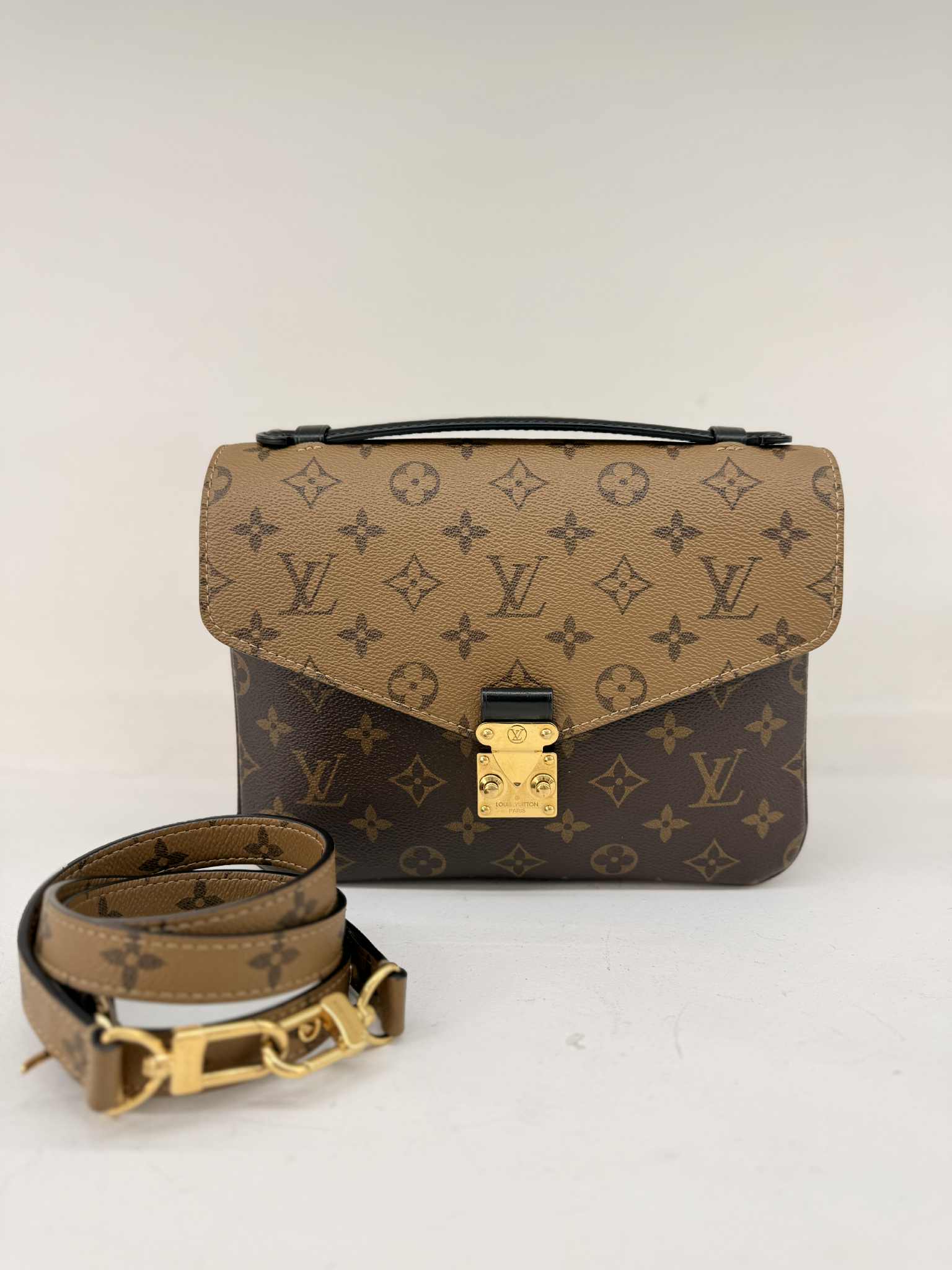 Louis Vuitton Metis REVERSE
