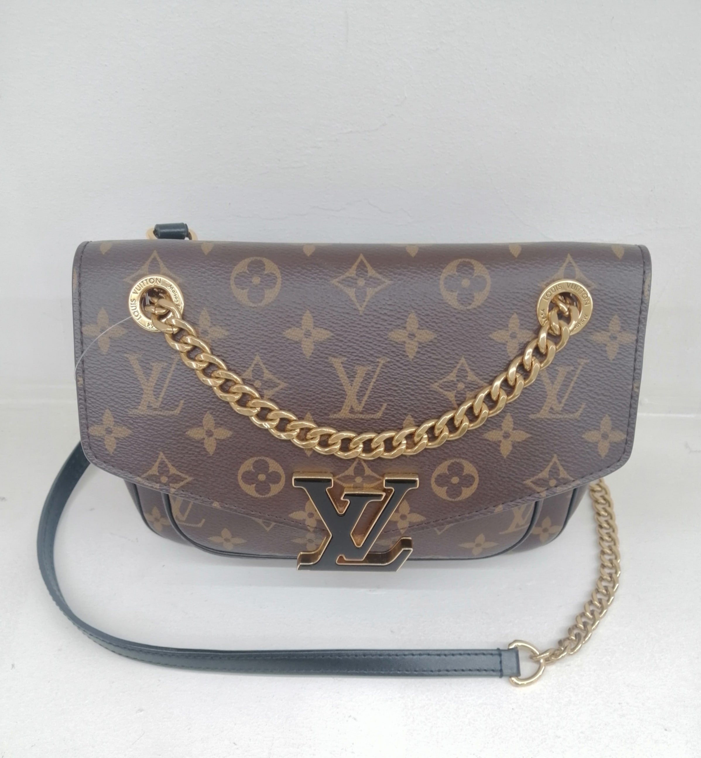 LOUIS VUITTON PASSY