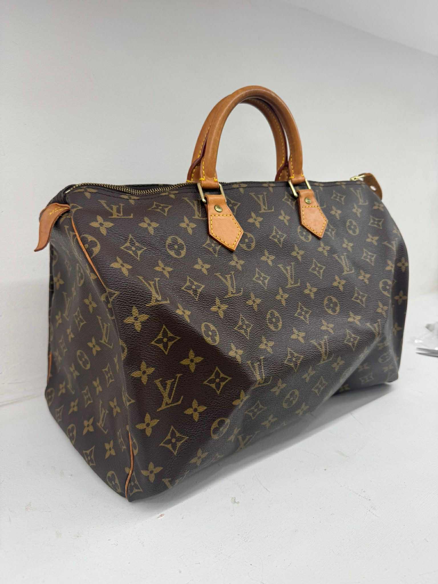 Louis Vuitton SPEEDY 40