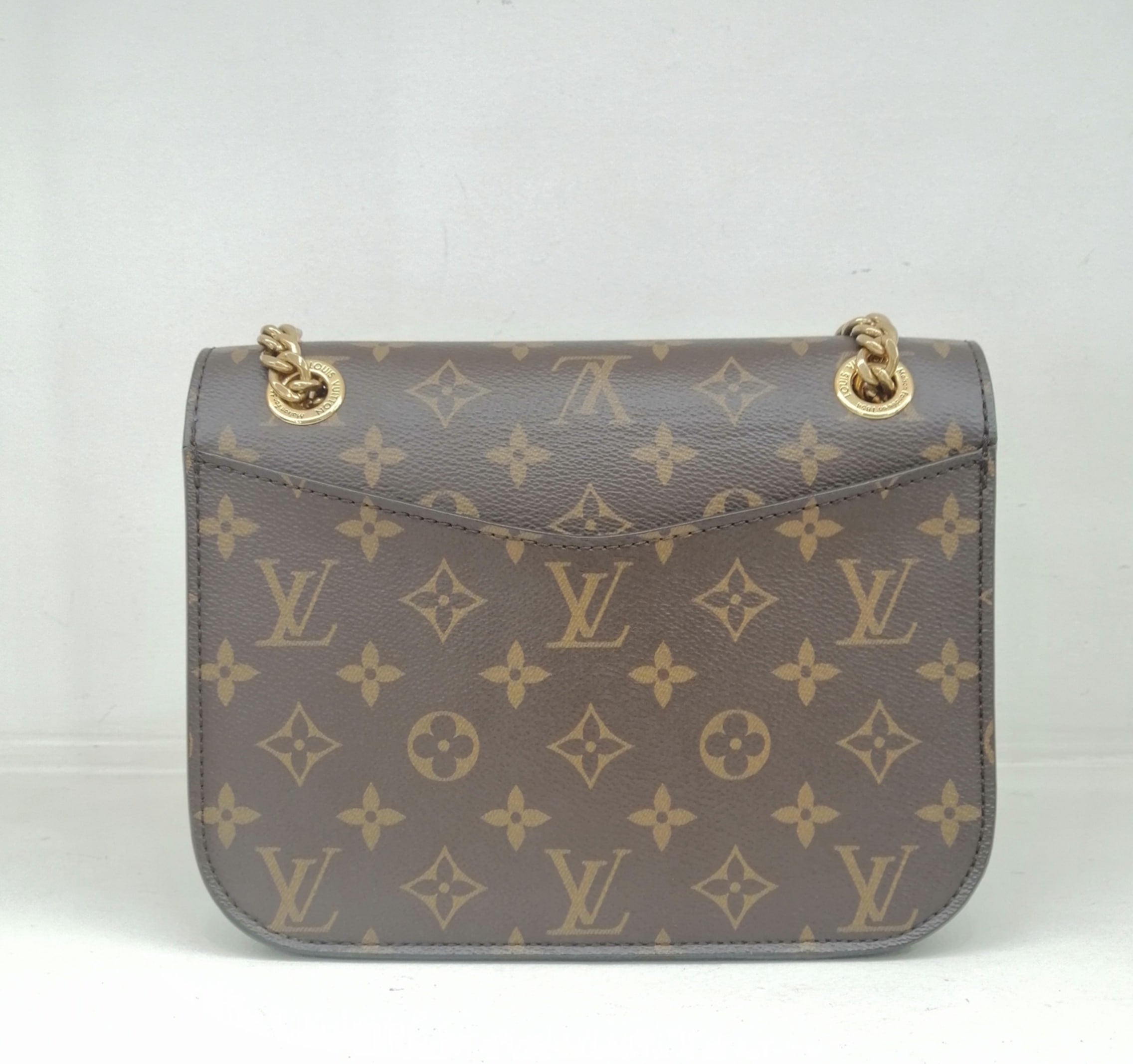 LOUIS VUITTON PASSY