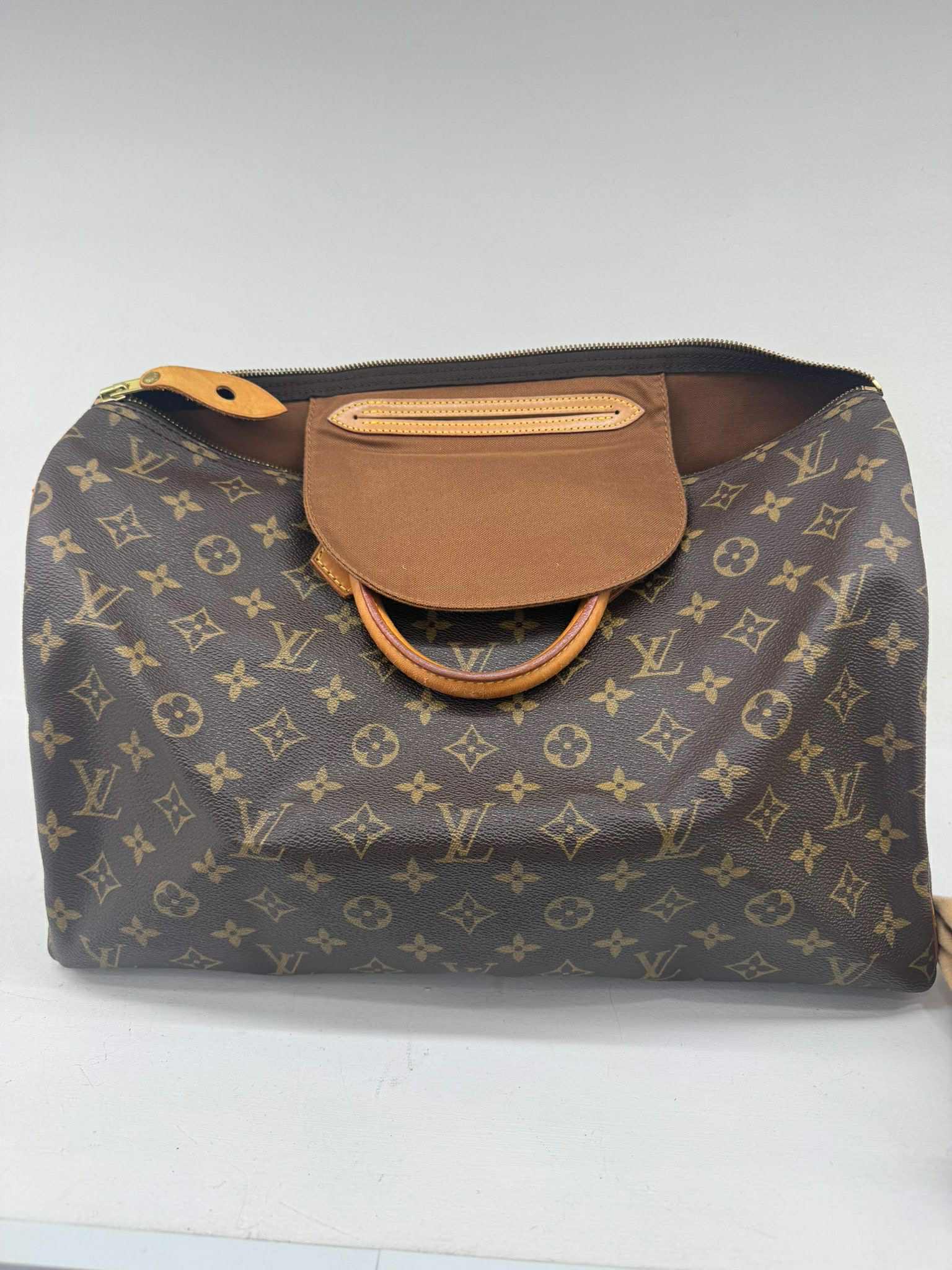 Louis Vuitton SPEEDY 40
