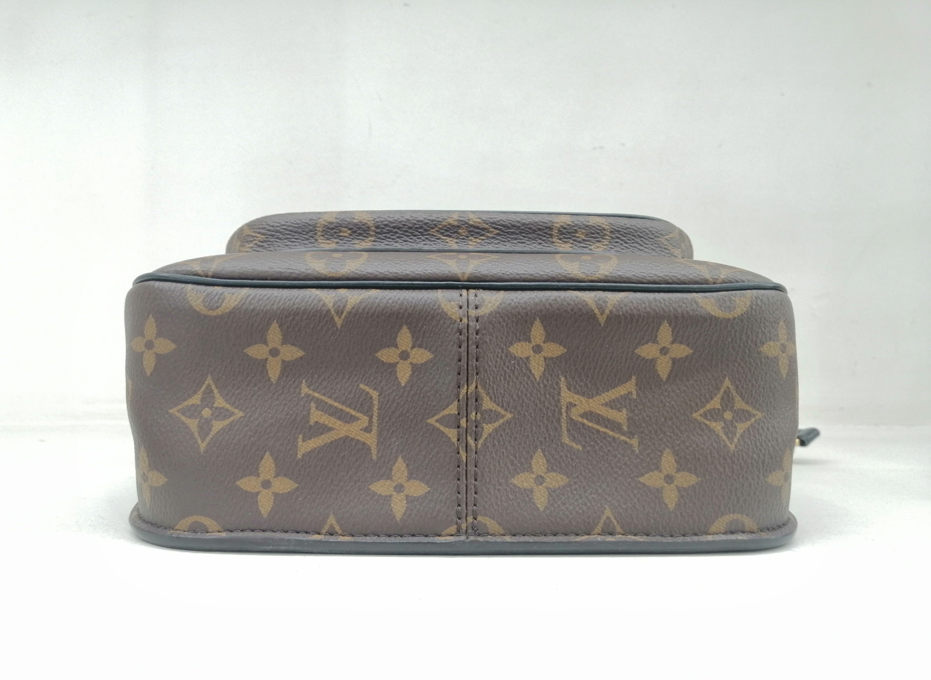 LOUIS VUITTON PASSY