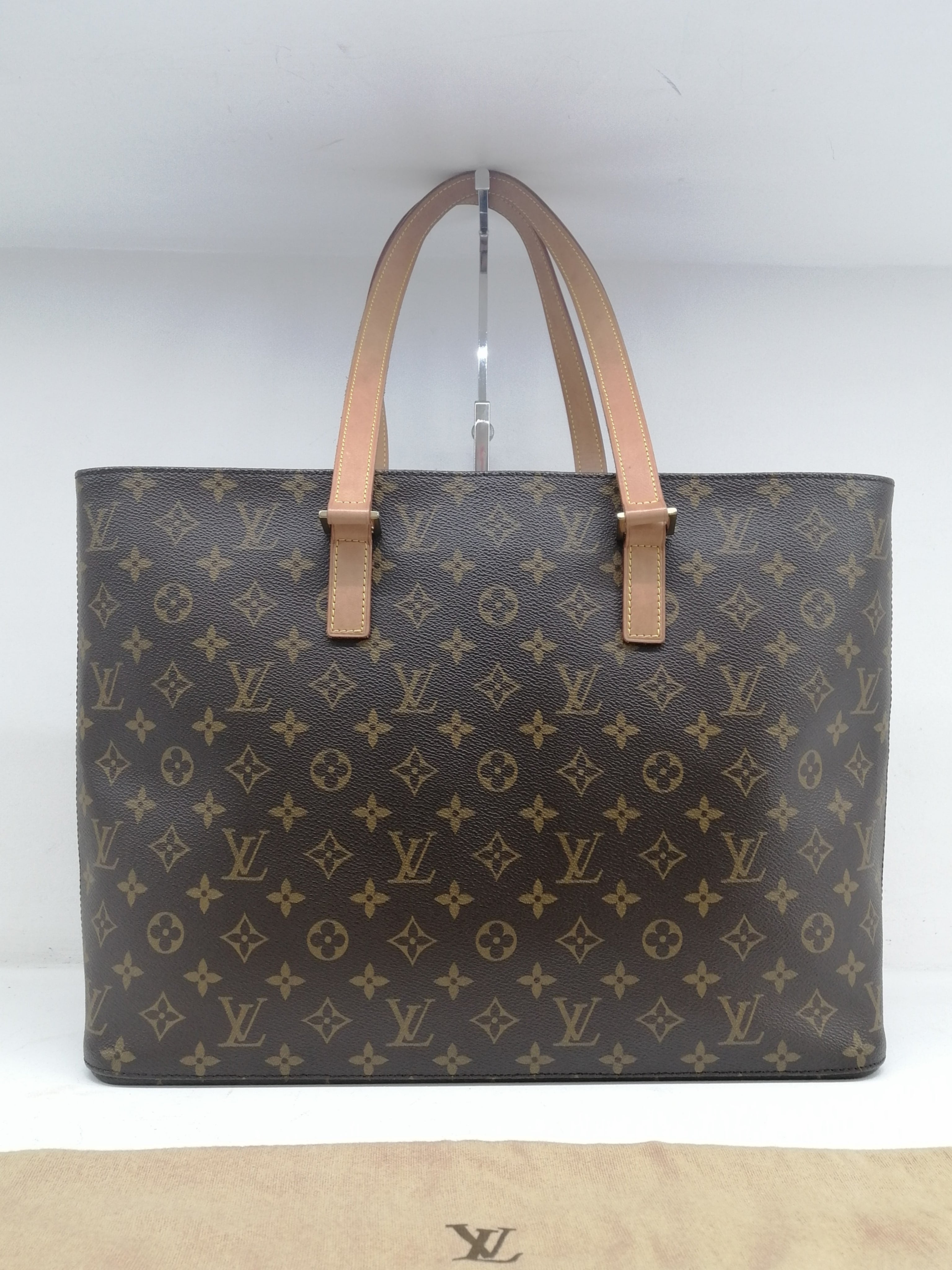 LOUIS VUITTON LUCO TOTE