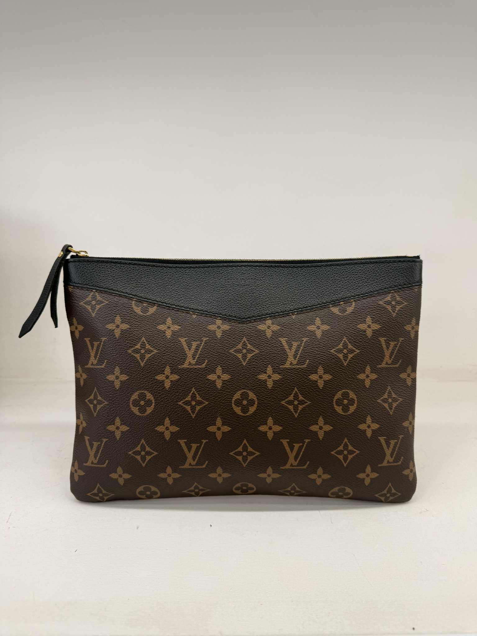 LOUIS VUITTON POCHETTE DAILY