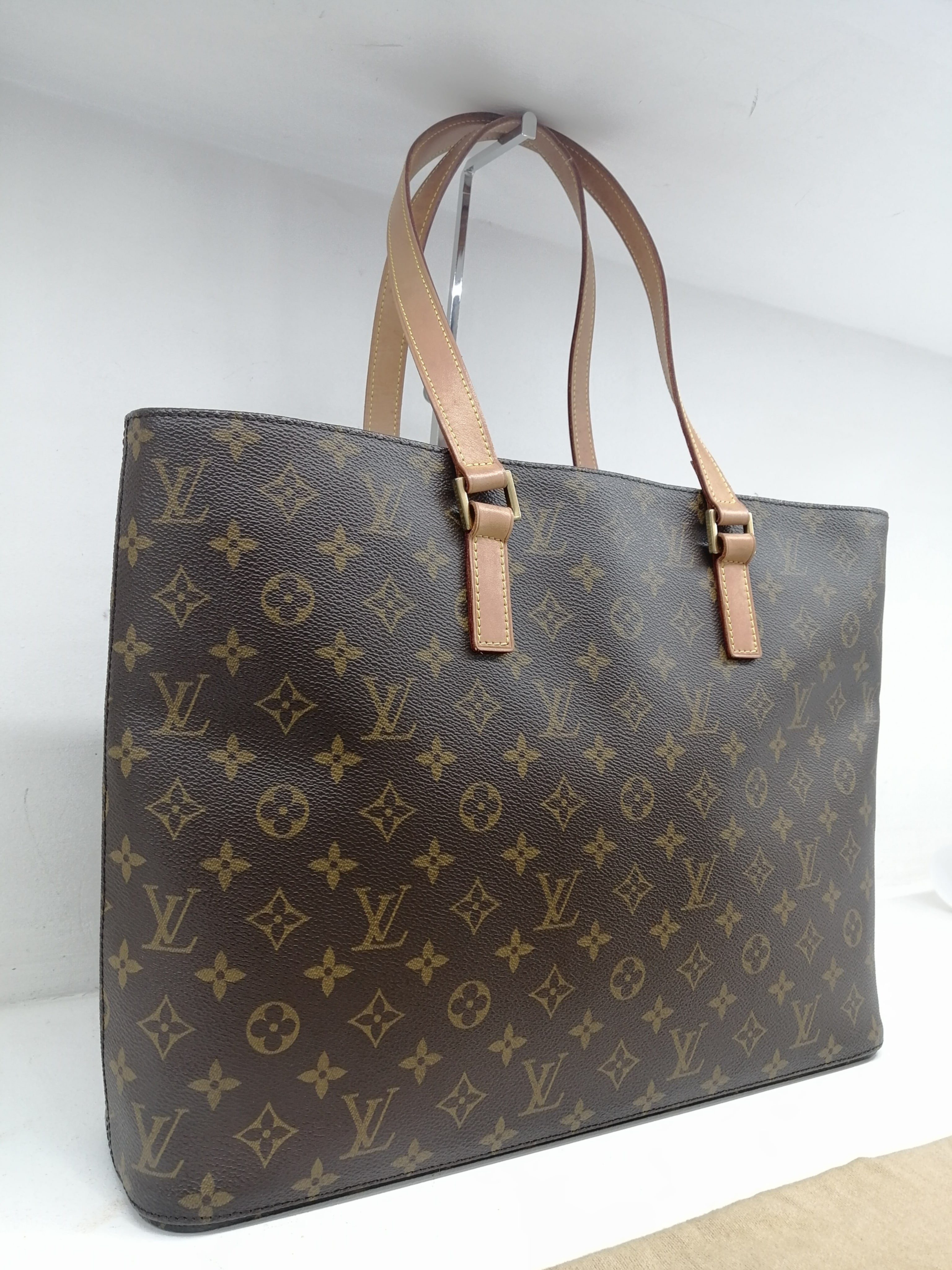 LOUIS VUITTON LUCO TOTE