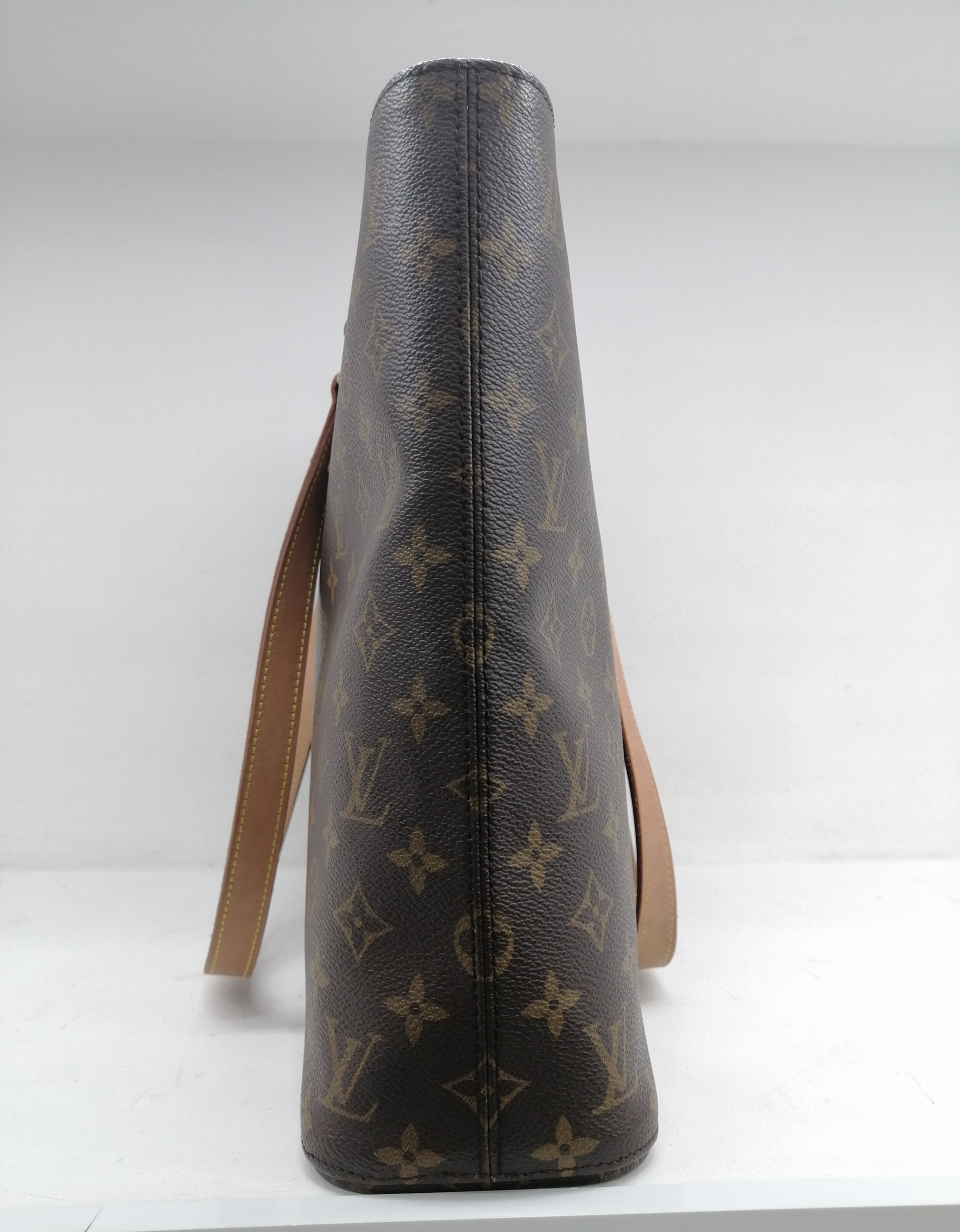 LOUIS VUITTON LUCO TOTE