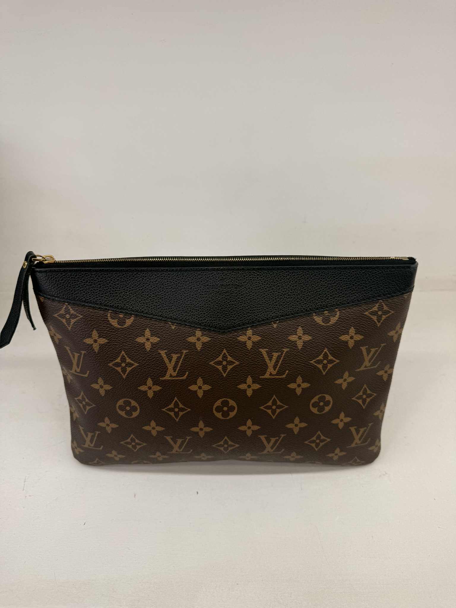 LOUIS VUITTON POCHETTE DAILY