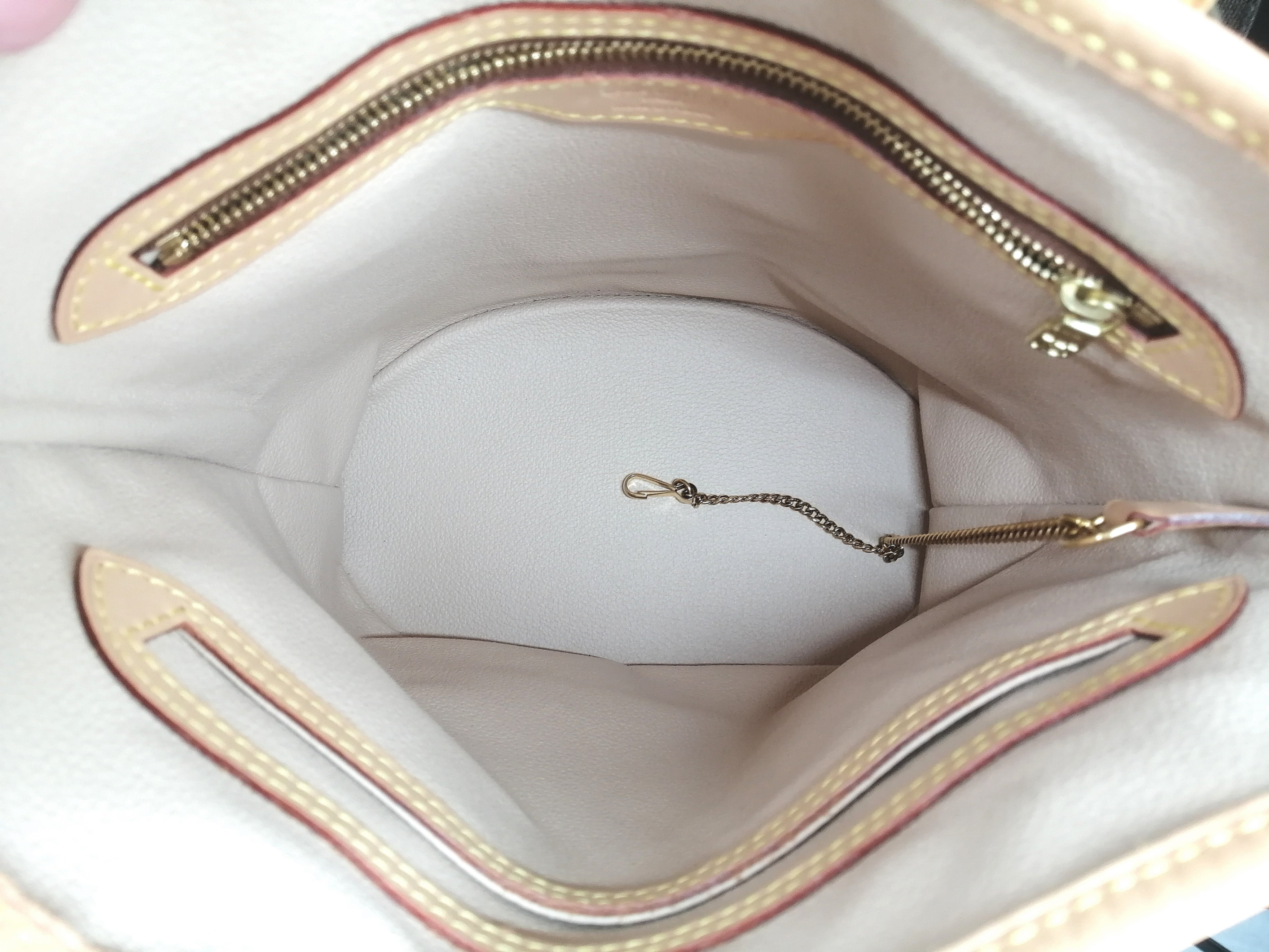 LOUIS VUITTON BUCKET PM