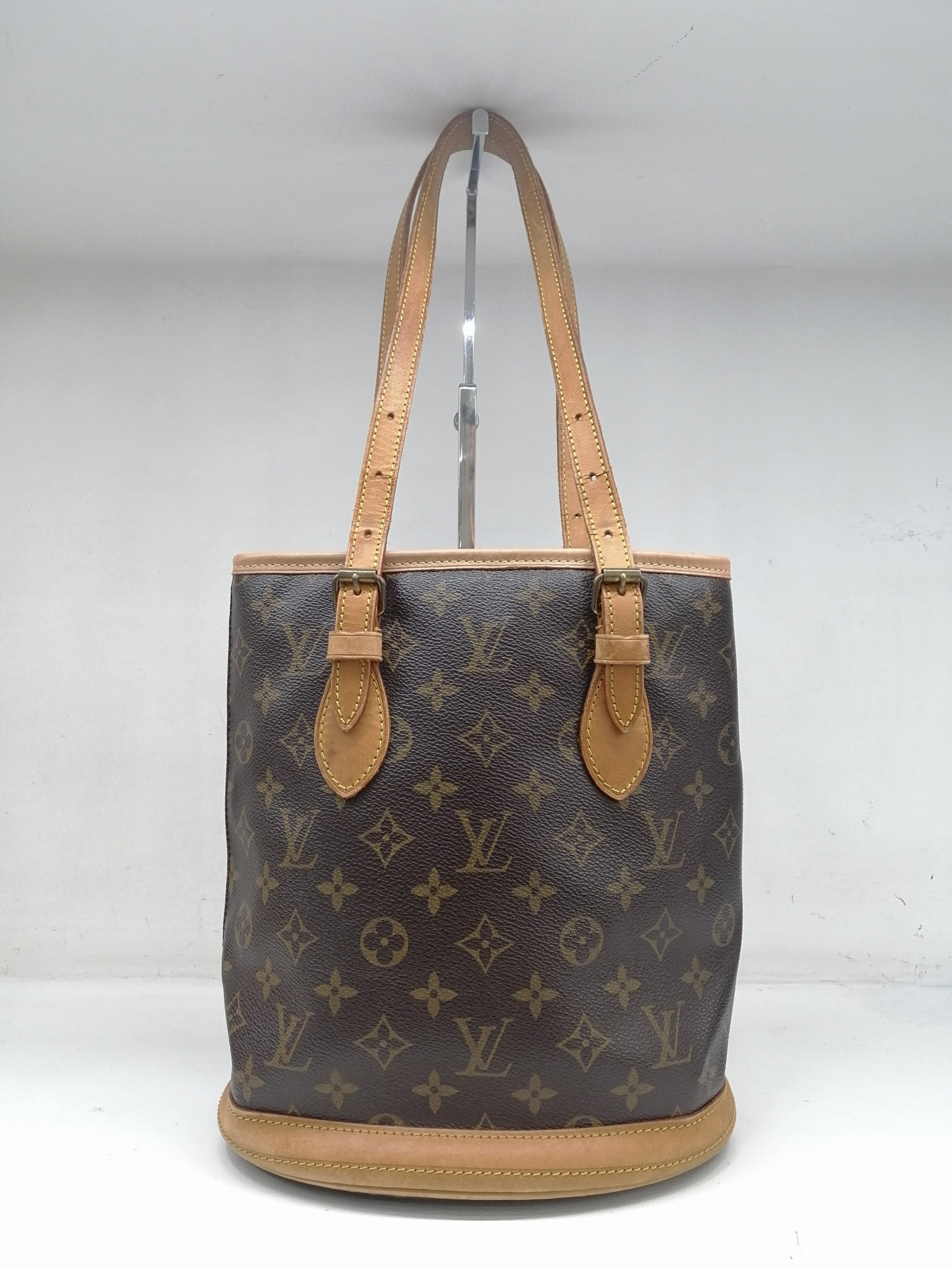 LOUIS VUITTON BUCKET PM