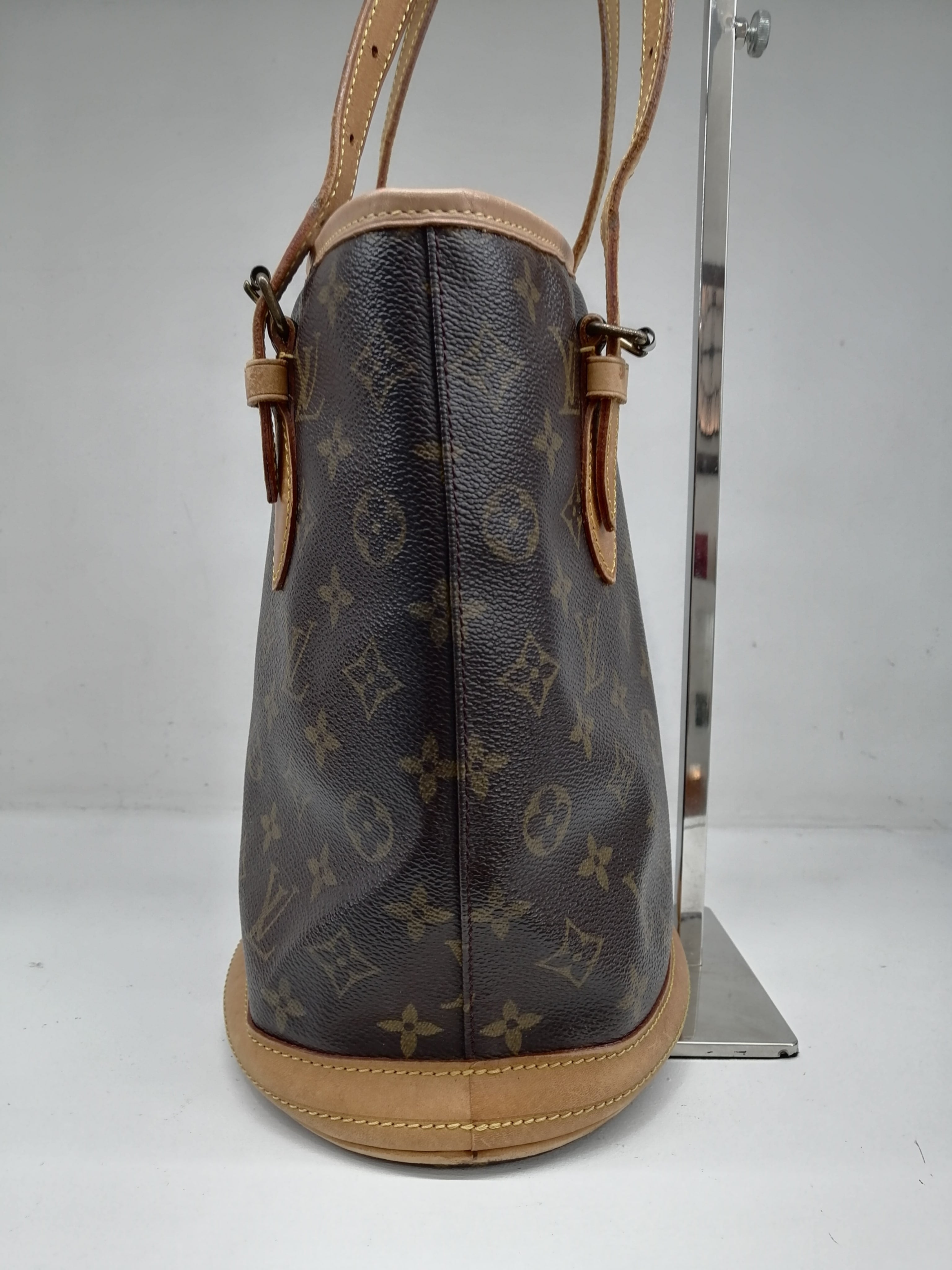 LOUIS VUITTON BUCKET PM